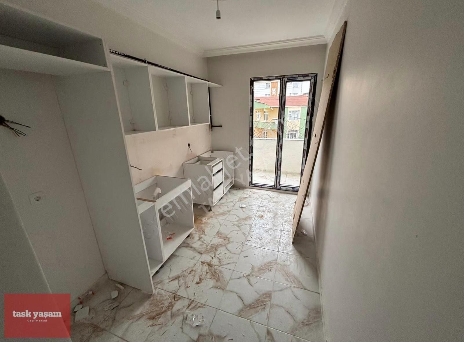 Tuzla Şifa Mahallesinde Merkezi Konum Satılık 3+1 Daire - Görsel 2