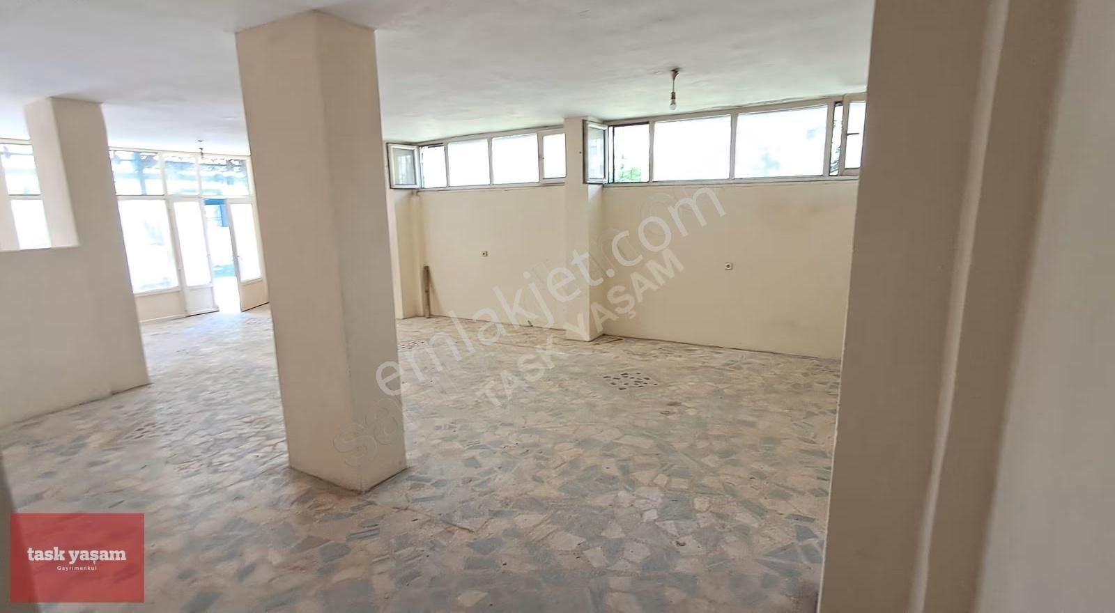 Tuzla Mimar Sinan Mahallesinde 70m2 Merkezi Konum Kiralık Dükkan - Görsel 3