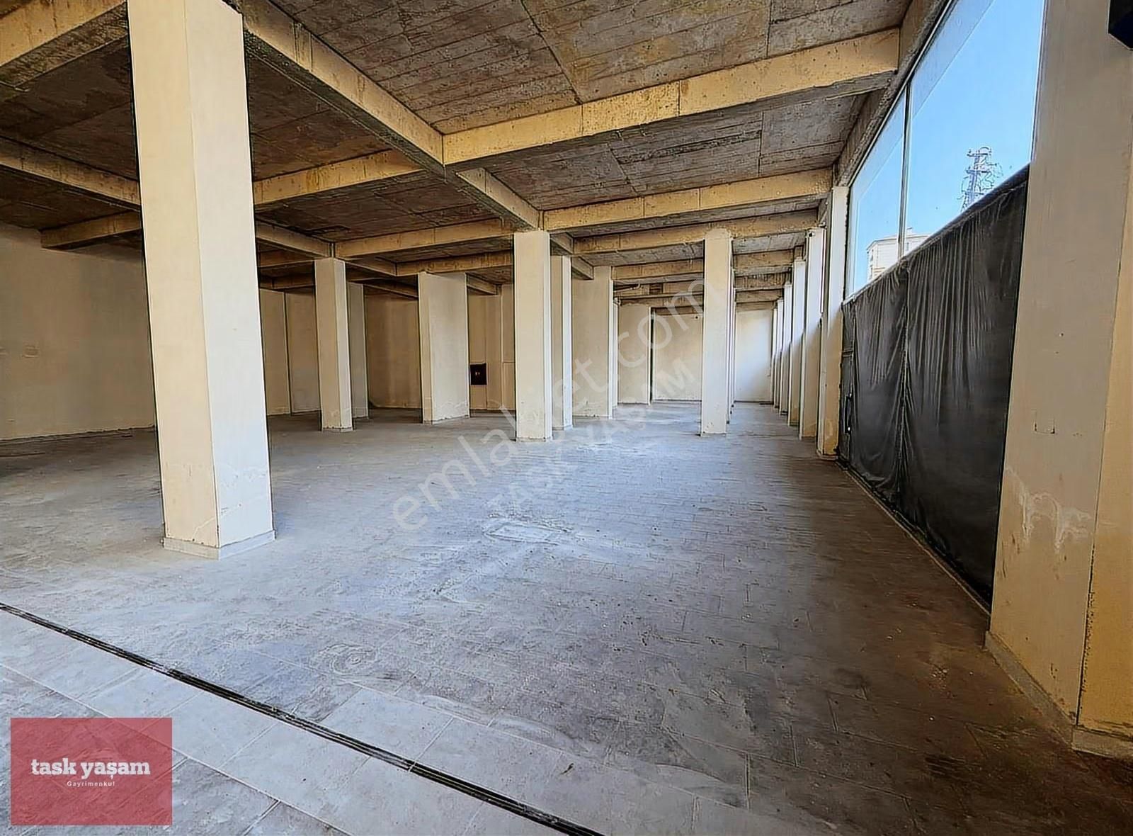 Tuzla Mimarsinan Mahallesinde Cadde Üzeri 1000 M2 Satılık Dükkan - Görsel 2