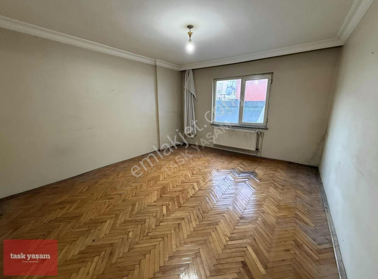 Gülbaharda Kiralık İçi Yenilenmiş 2+1 Daire - Görsel 6