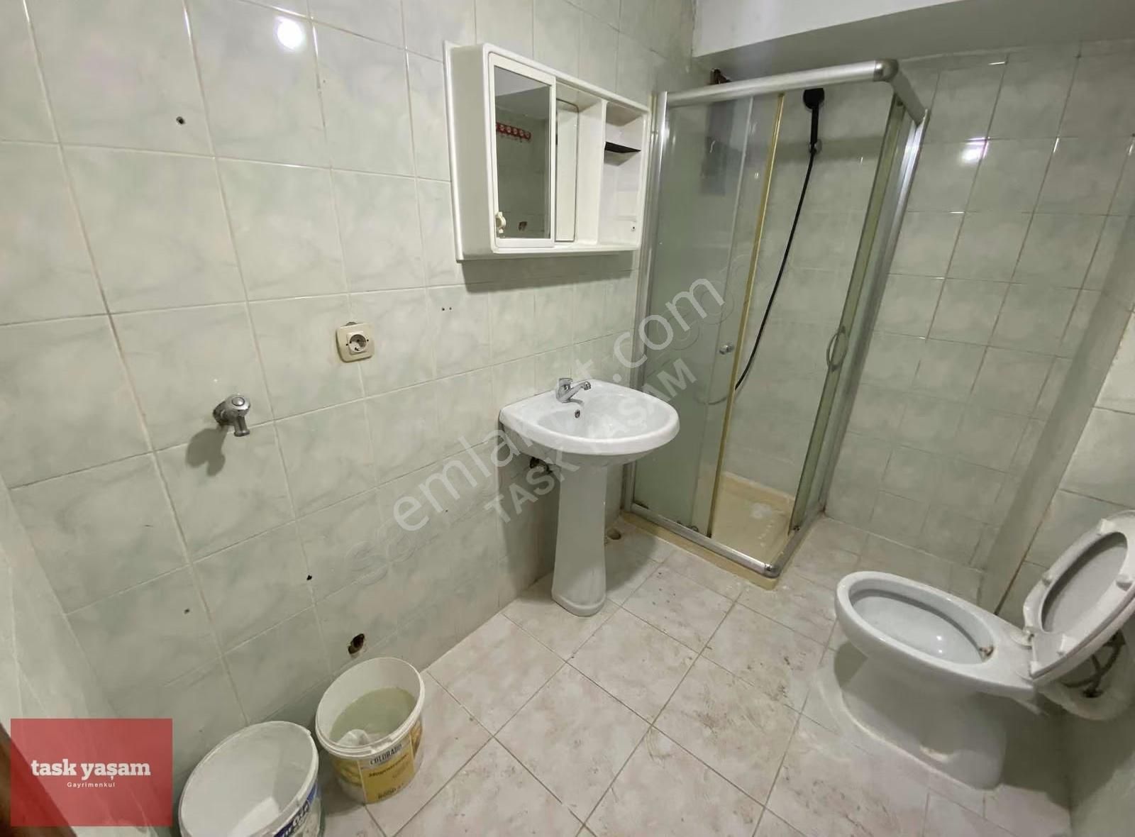 Gülbaharda Kiralık İçi Yenilenmiş 2+1 Daire - Görsel 11