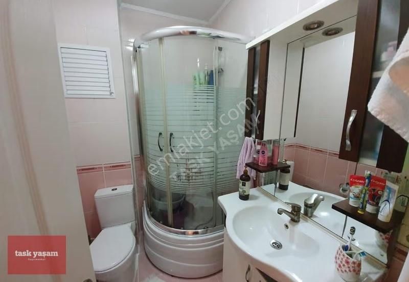 Kağıthane Çeliktepe Mahallesi'nde 2+1 Satılık Ferah Daire - Görsel 8