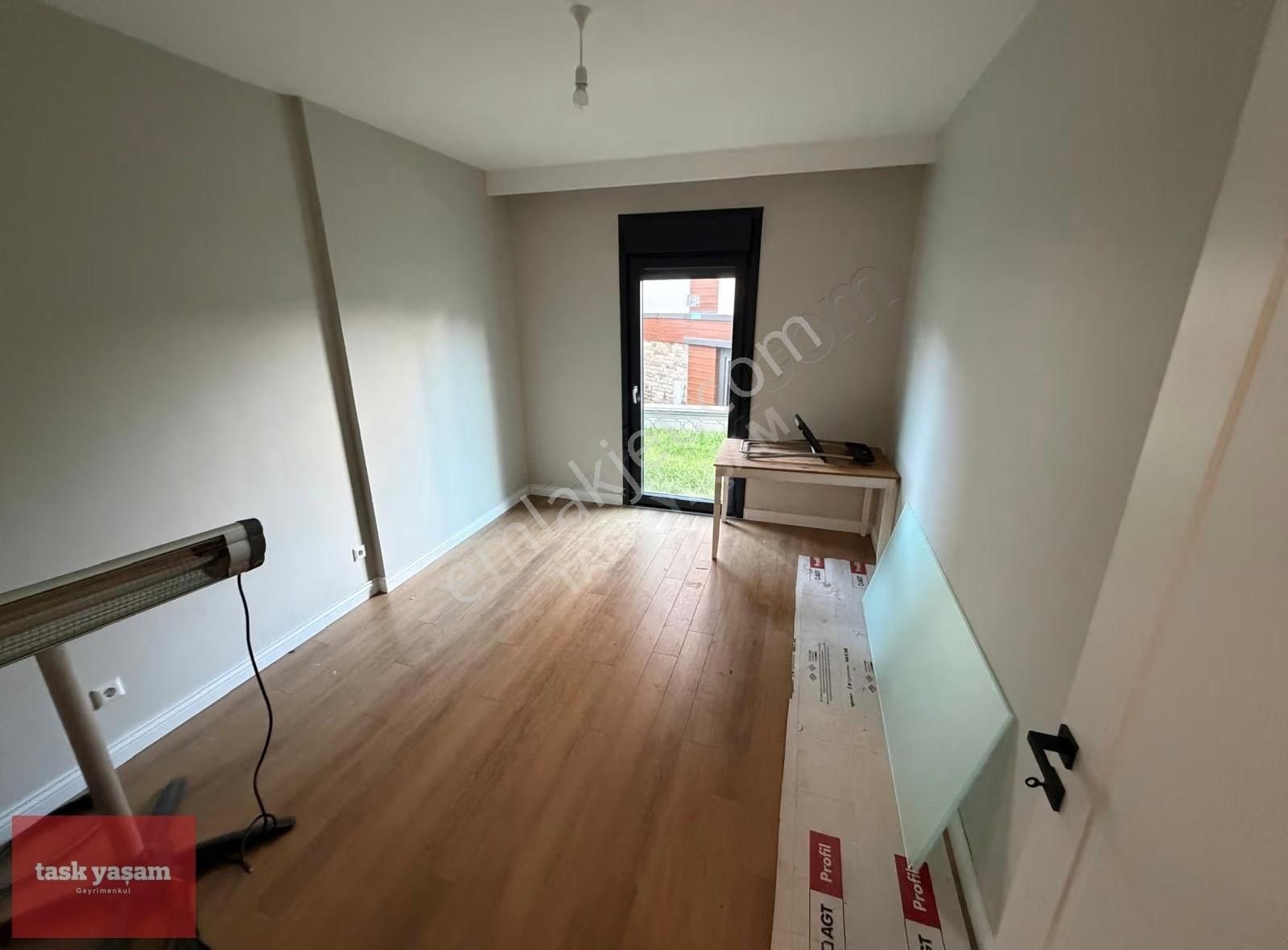 Denize Sıfır | Full Deniz Manzaralı | 60 M² Özel Bahçeli 2+1) - Görsel 4