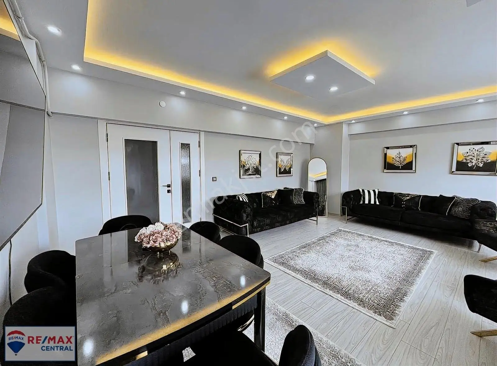 Remax Centralden Sivasın Kalbinde Satılık Şık Arakat Daire