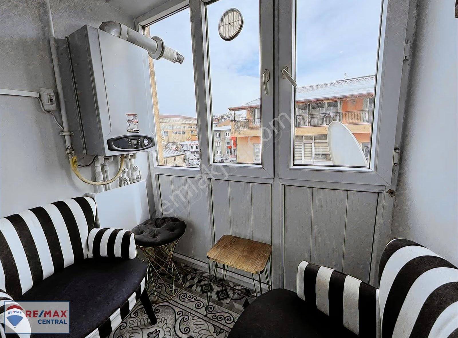 Remax Centralden Sivasın Kalbinde Satılık Şık Arakat Daire - Görsel 10