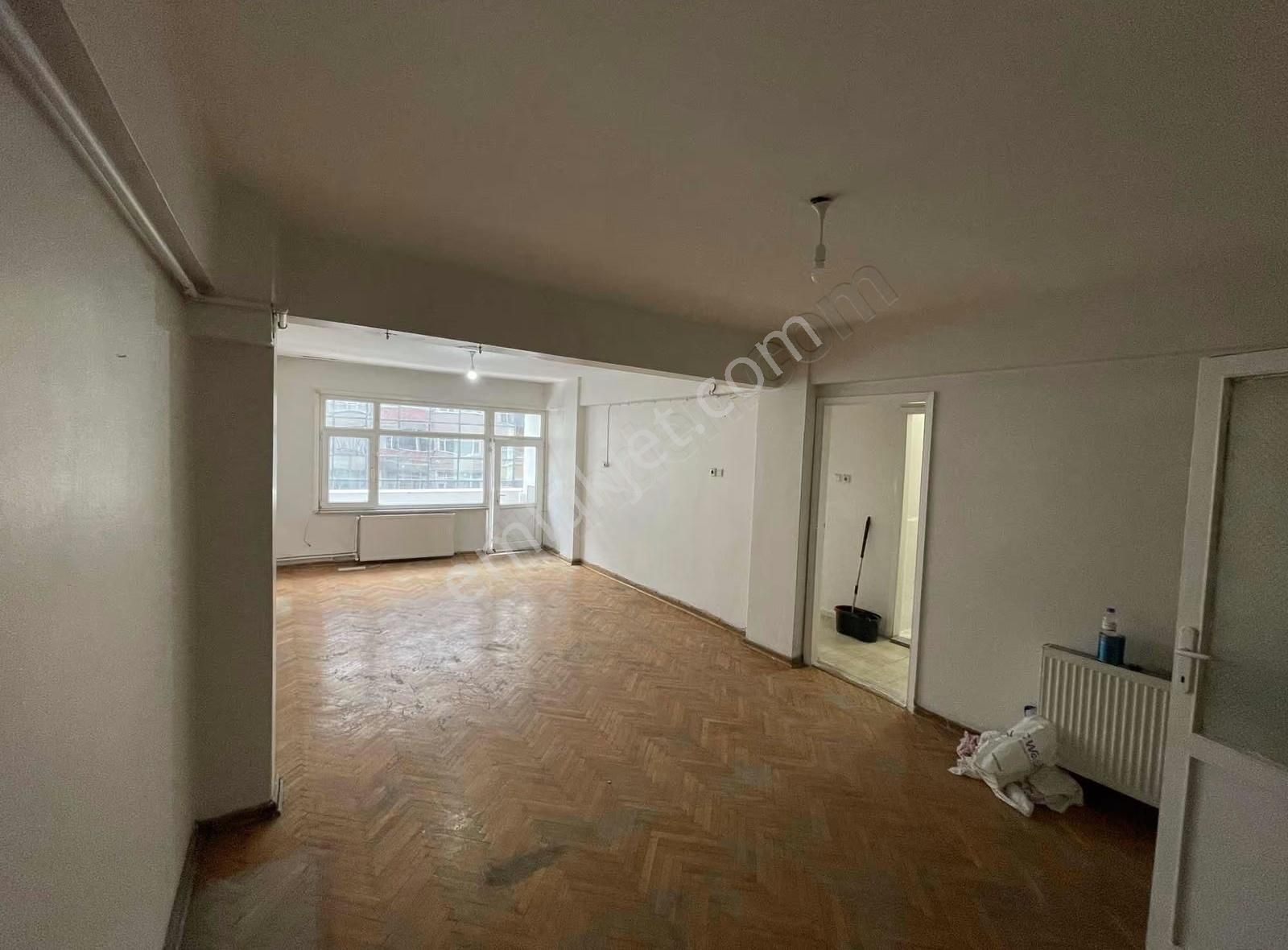 Bayrampaşa Yenidoğan Mah | 110 M² Asansörlü 2+1 Kiralık Daire!