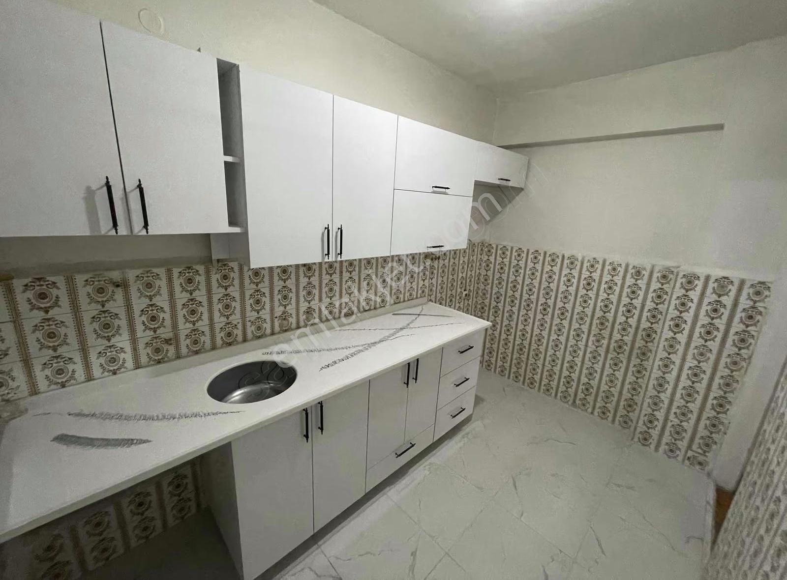 Bayrampaşa Yenidoğan Mah | 110 M² Asansörlü 2+1 Kiralık Daire! - Görsel 14
