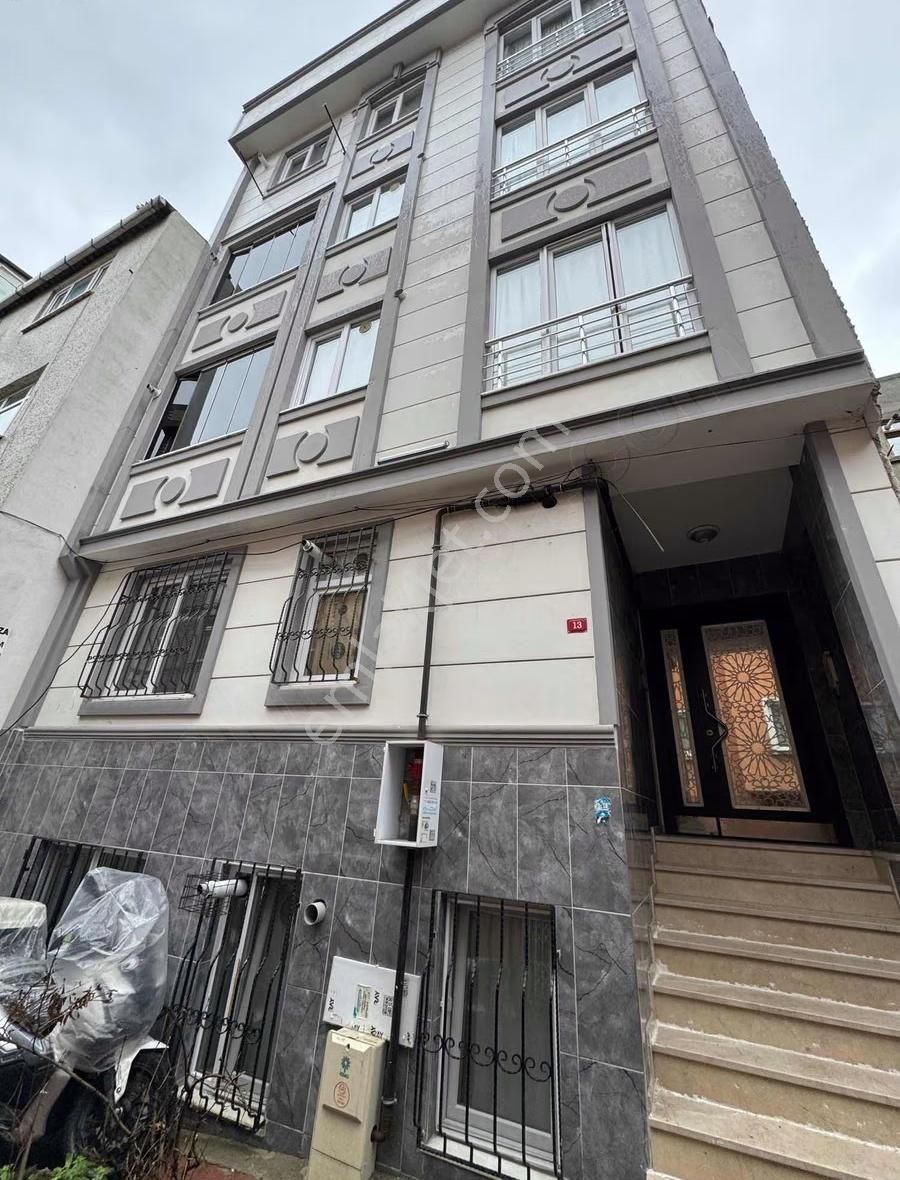 Bayrampaşa/vatan Mahallesinde Yüksek Giriş 3 Senelik Daire