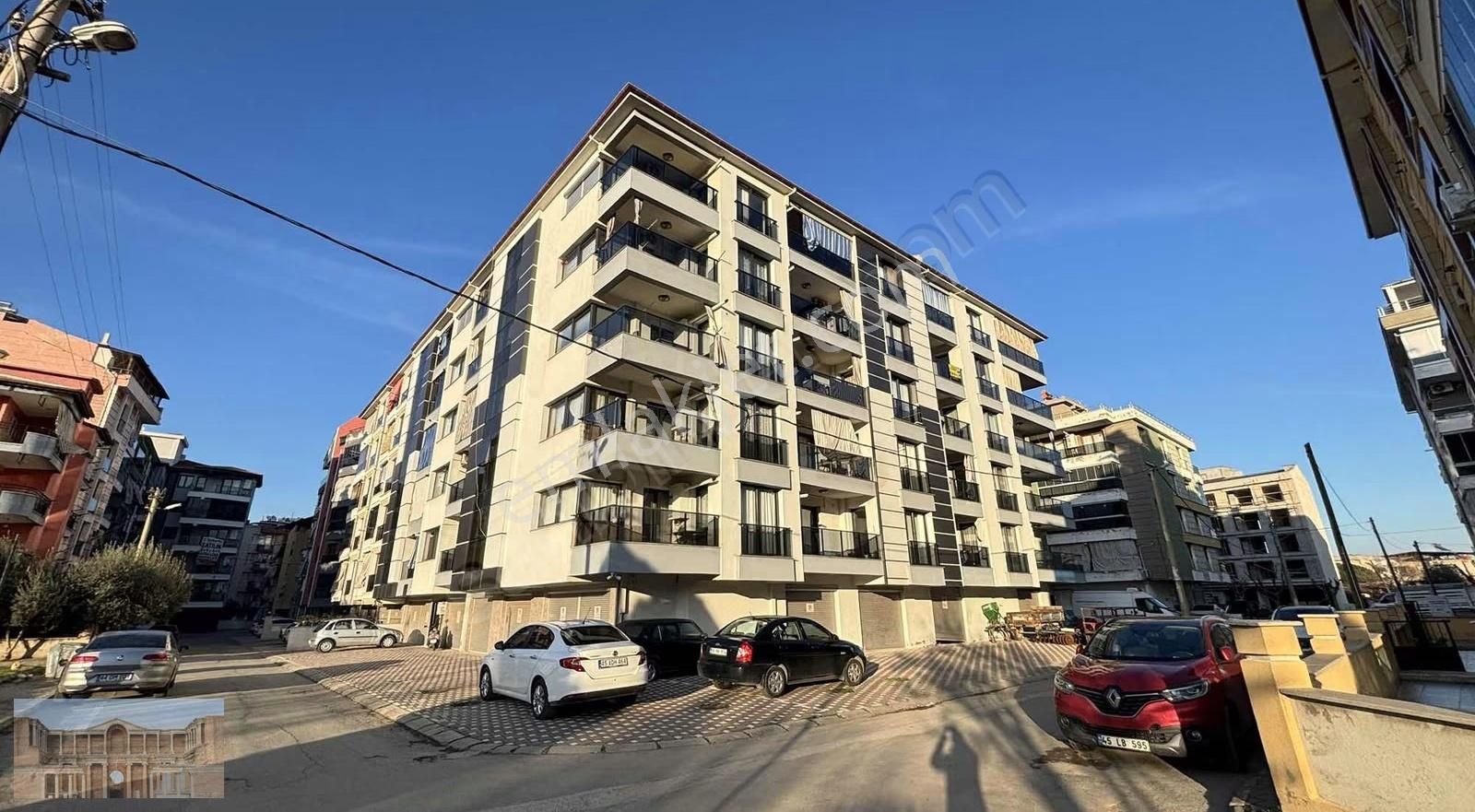Avar Caddesi Civarında Park Cepheli Satılık 3+1 Daire!!
