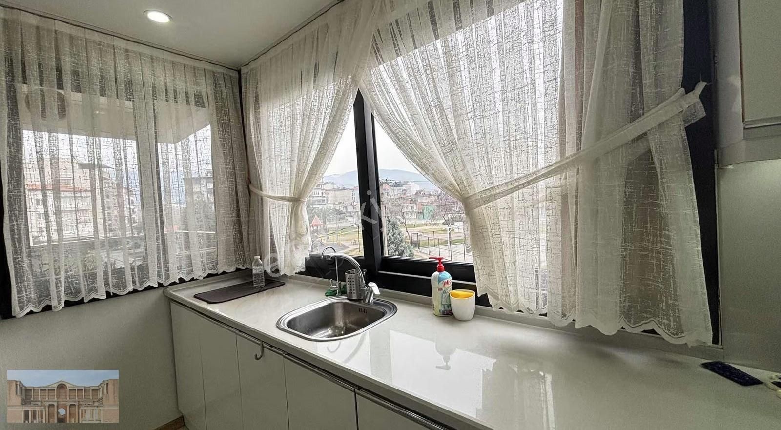 Avar Caddesi Civarında Park Cepheli Satılık 3+1 Daire!! - Görsel 11