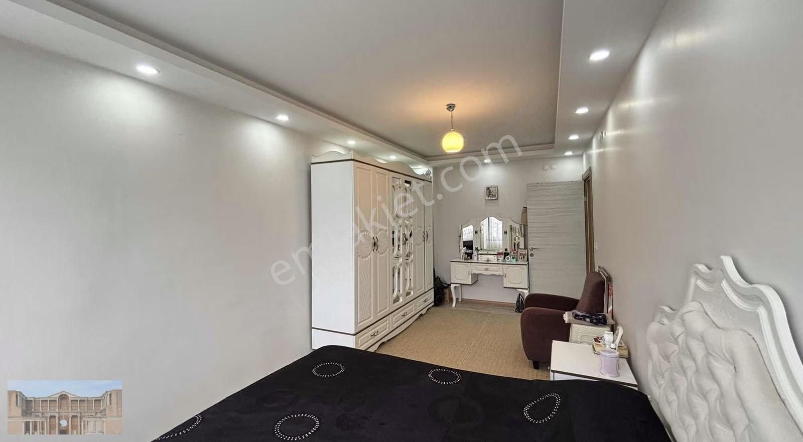 Avar Caddesi Civarında Park Cepheli Satılık 3+1 Daire!! - Görsel 17
