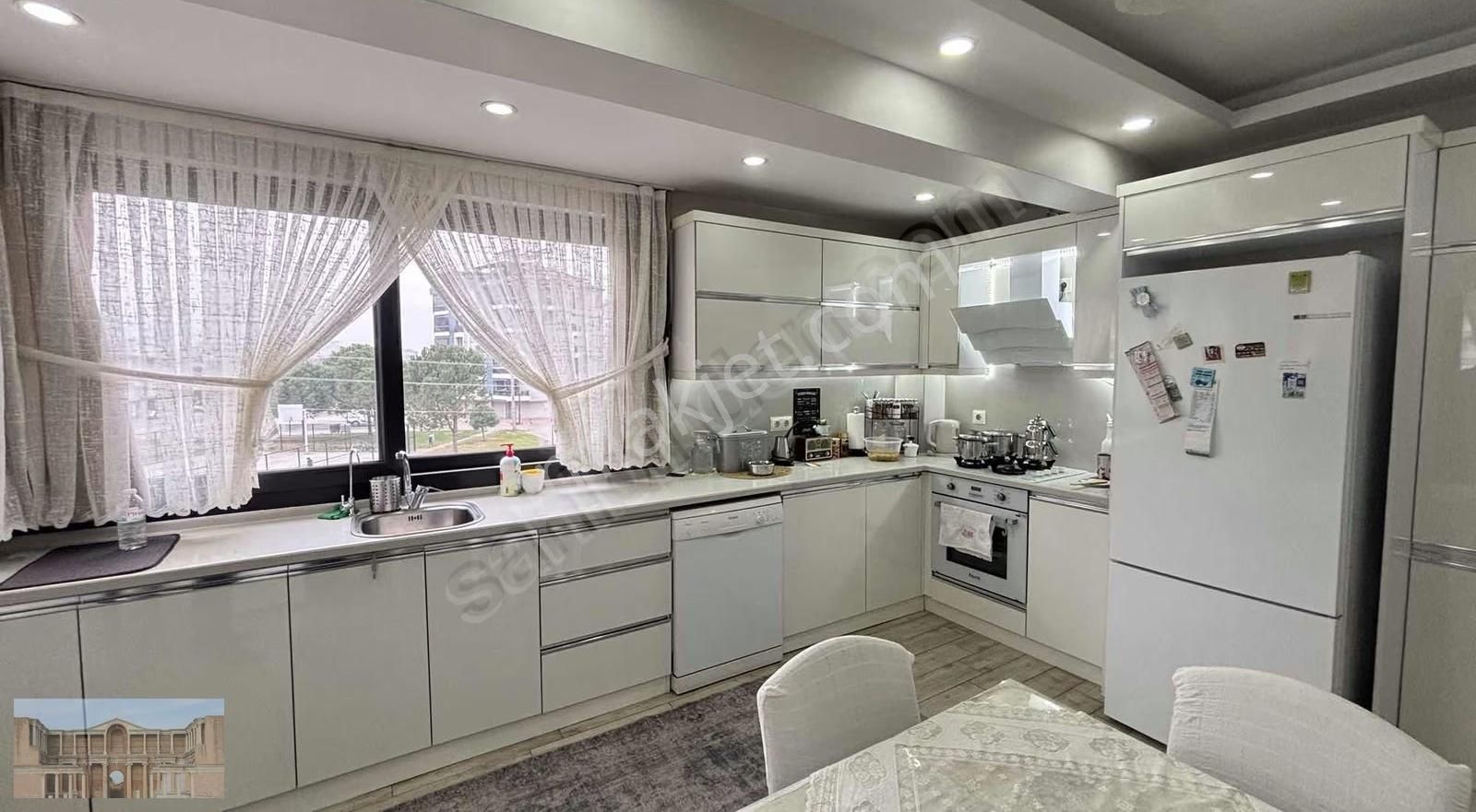 Avar Caddesi Civarında Park Cepheli Satılık 3+1 Daire!! - Görsel 7