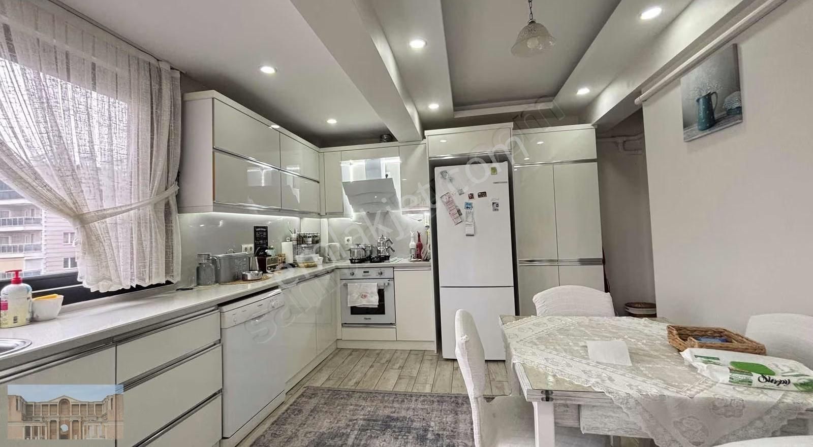 Avar Caddesi Civarında Park Cepheli Satılık 3+1 Daire!! - Görsel 20