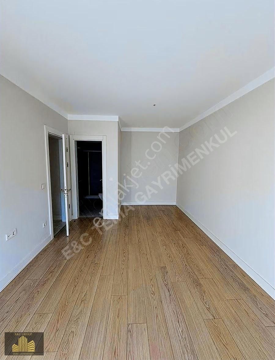 Tema İstanbul 1,de Satılık 4+1 196 M2 Boş Teslim Daire - Görsel 2