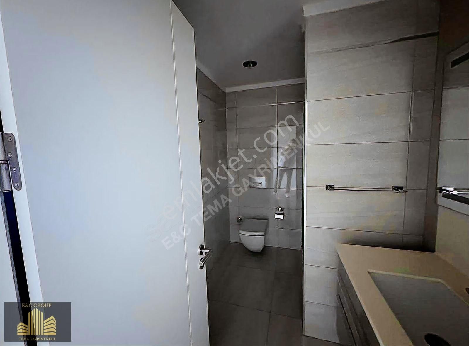 Tema İstanbul 1,de Satılık 4+1 196,m2 Boşş Daire - Görsel 13