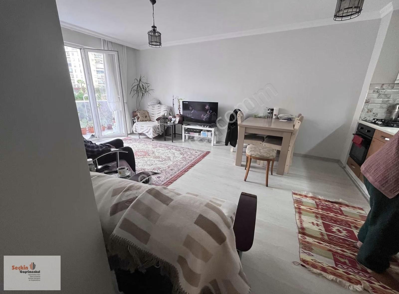 Maltepe Zümrütevlerde 2+1 Full Eşyalı Kiralık Daire 4. Kat