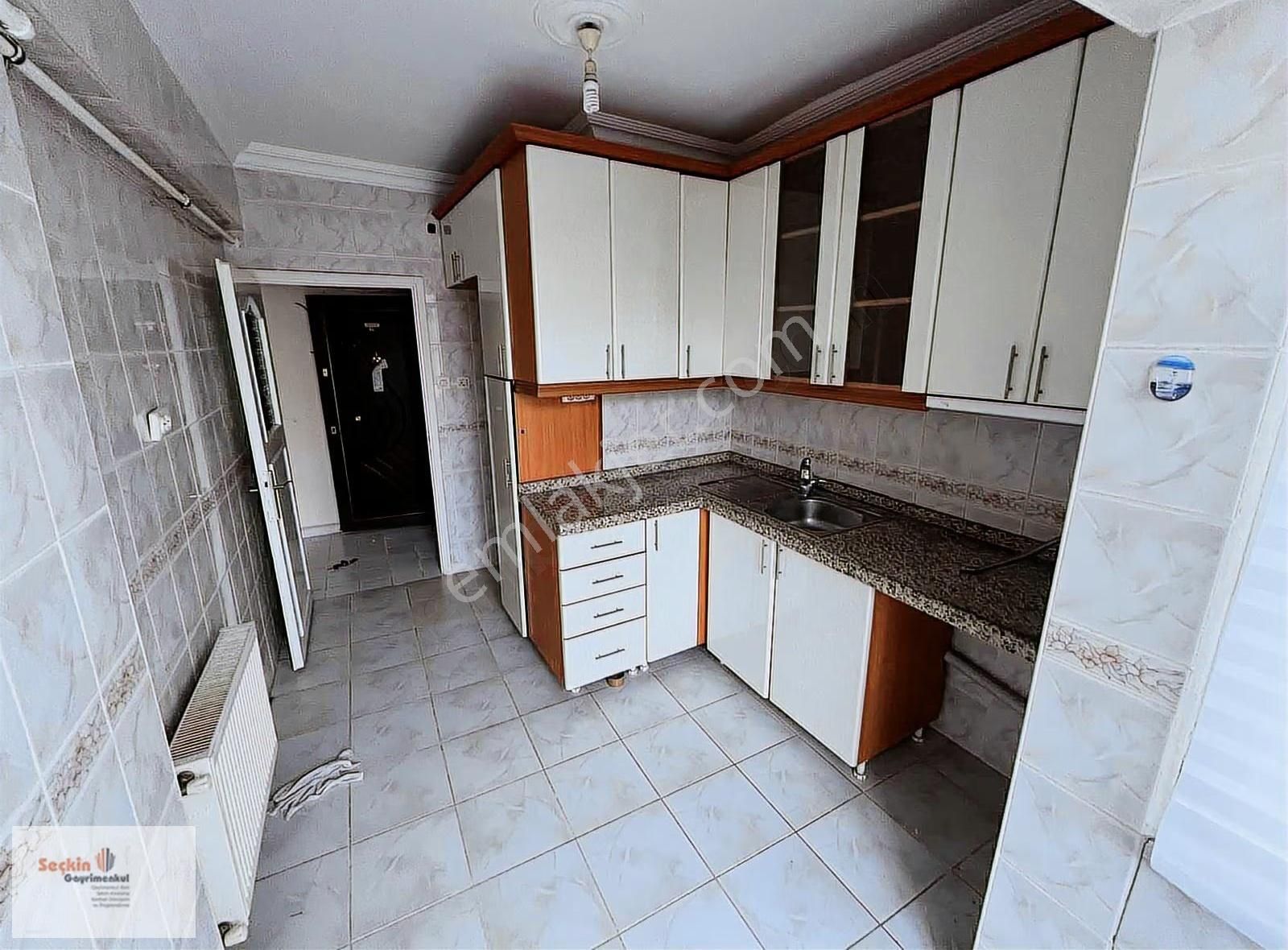 Maltepe Zümrütevlerde 3+1 2 Kat Güney Site İçerisinde - Görsel 12