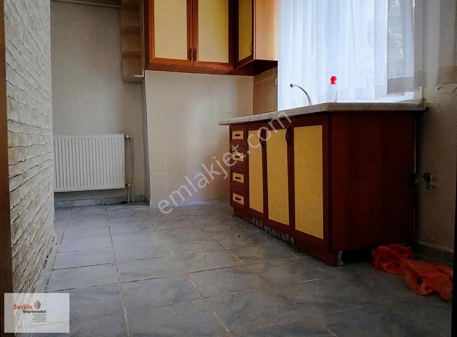 Maltepe Zümrütevlerde 2+1 Giriş Kat Güvenlikli Site İçerisinde - Görsel 5