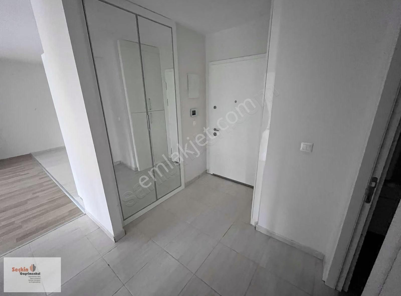 Maltepe Zümrütevlerde Full Ada Sitesi İçerisinde 2+1 80m2 Net - Görsel 4