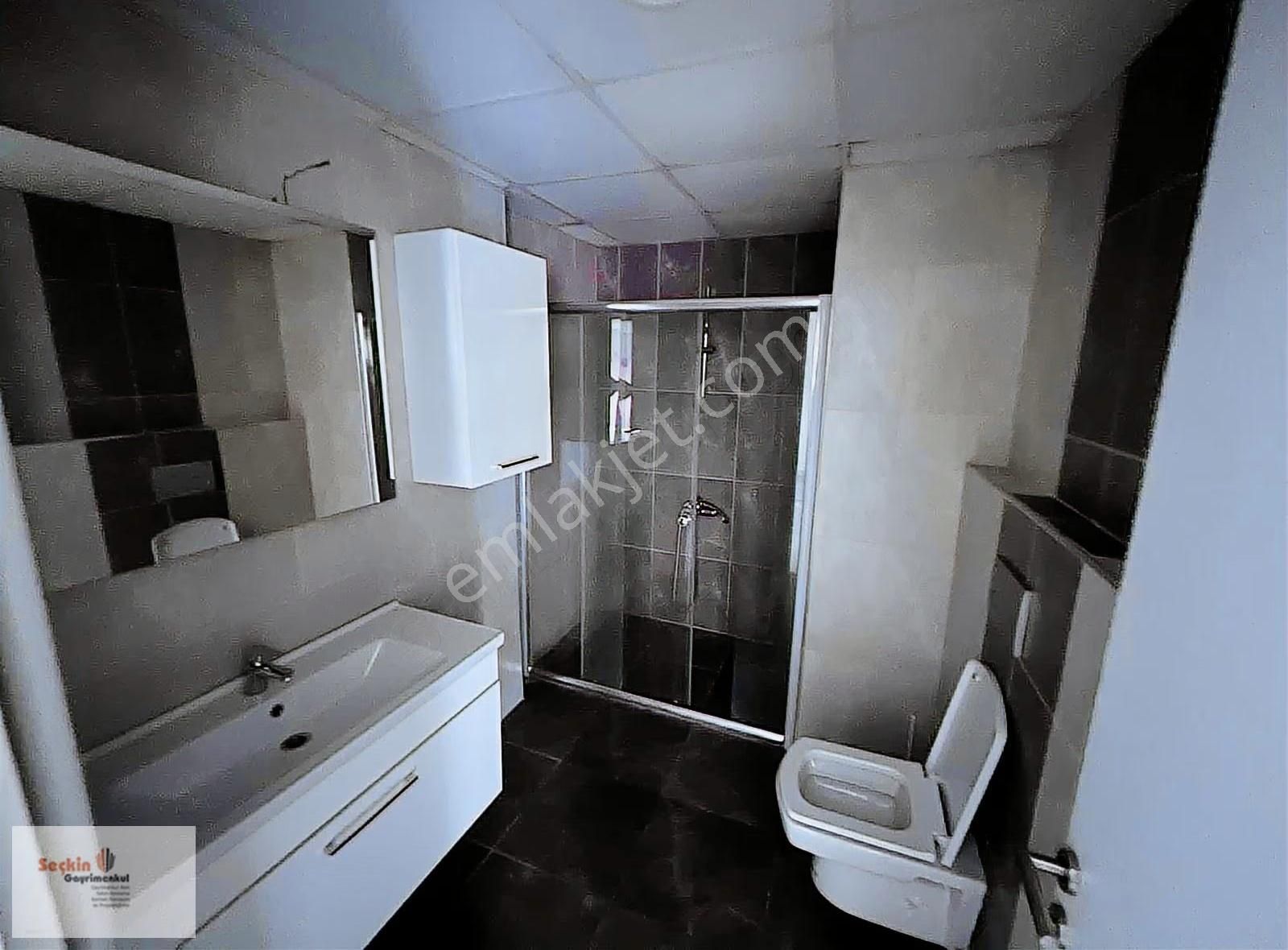 Maltepe Zümrütevlerde Full Ada Sitesi İçerisinde 2+1 80m2 Net - Görsel 23