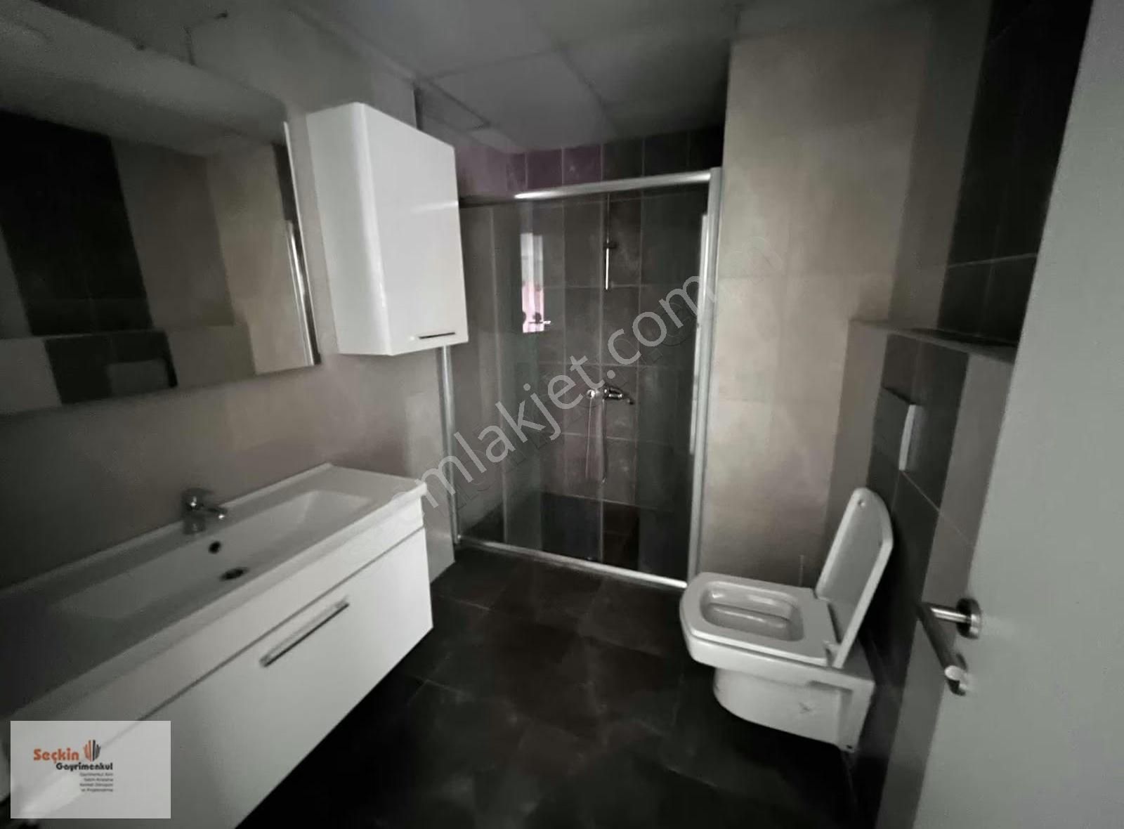 Maltepe Zümrütevlerde Full Ada Sitesi İçerisinde 2+1 80m2 Net - Görsel 31