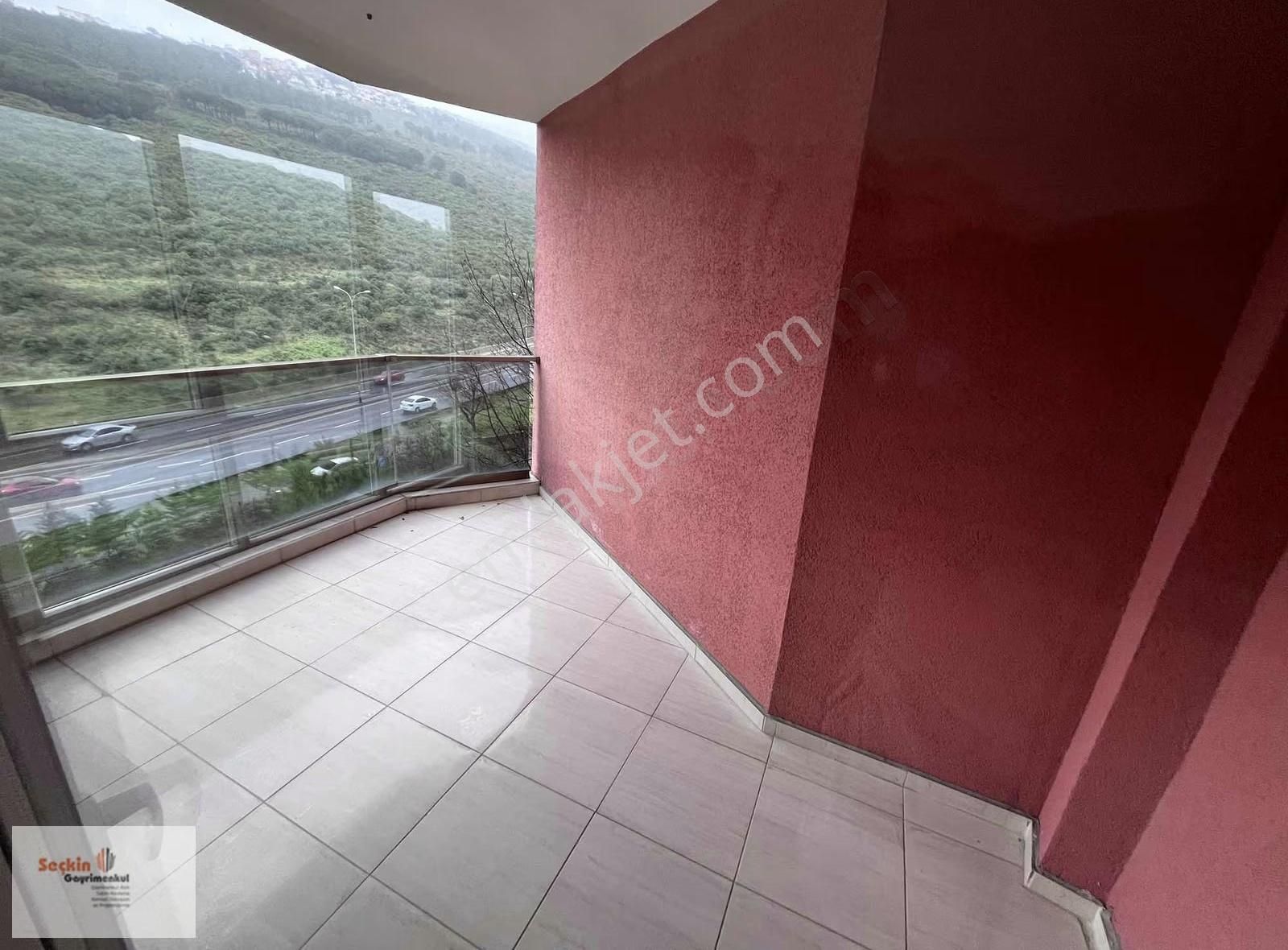 Maltepe Zümrütevlerde Full Ada Sitesi İçerisinde 2+1 80m2 Net - Görsel 18