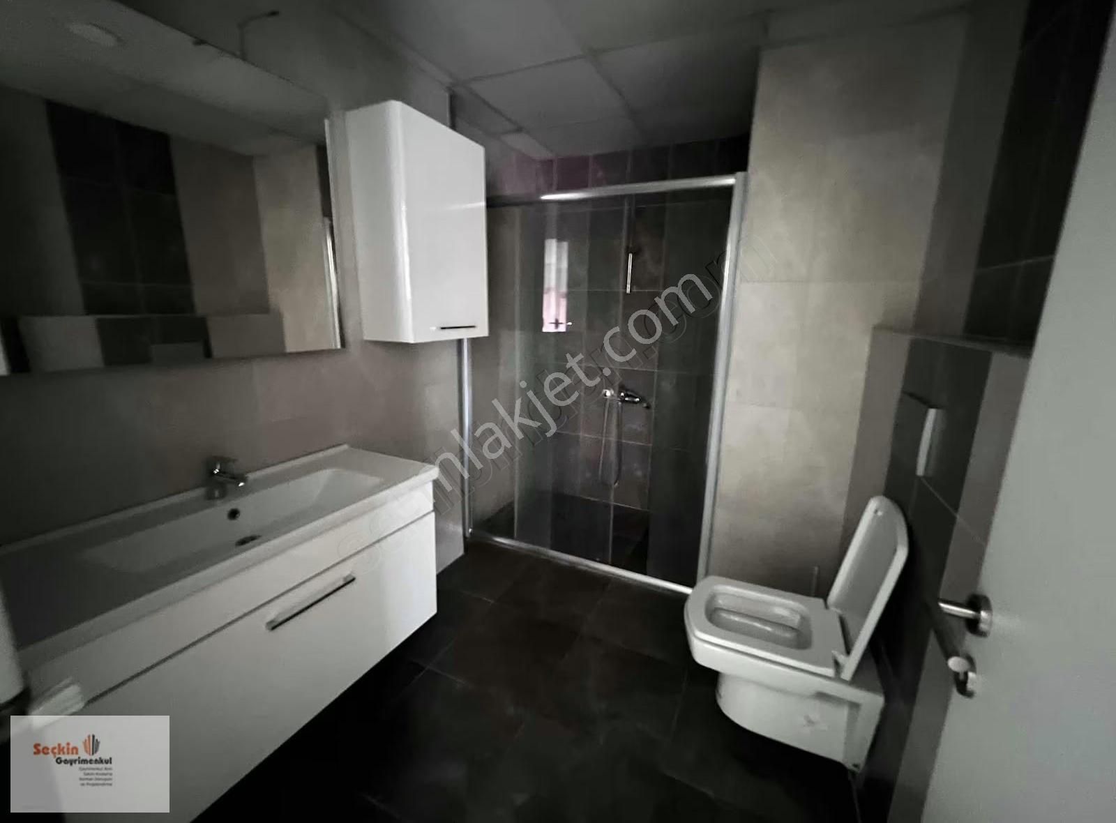 Maltepe Zümrütevlerde Full Ada Sitesi İçerisinde 2+1 80m2 Net - Görsel 19