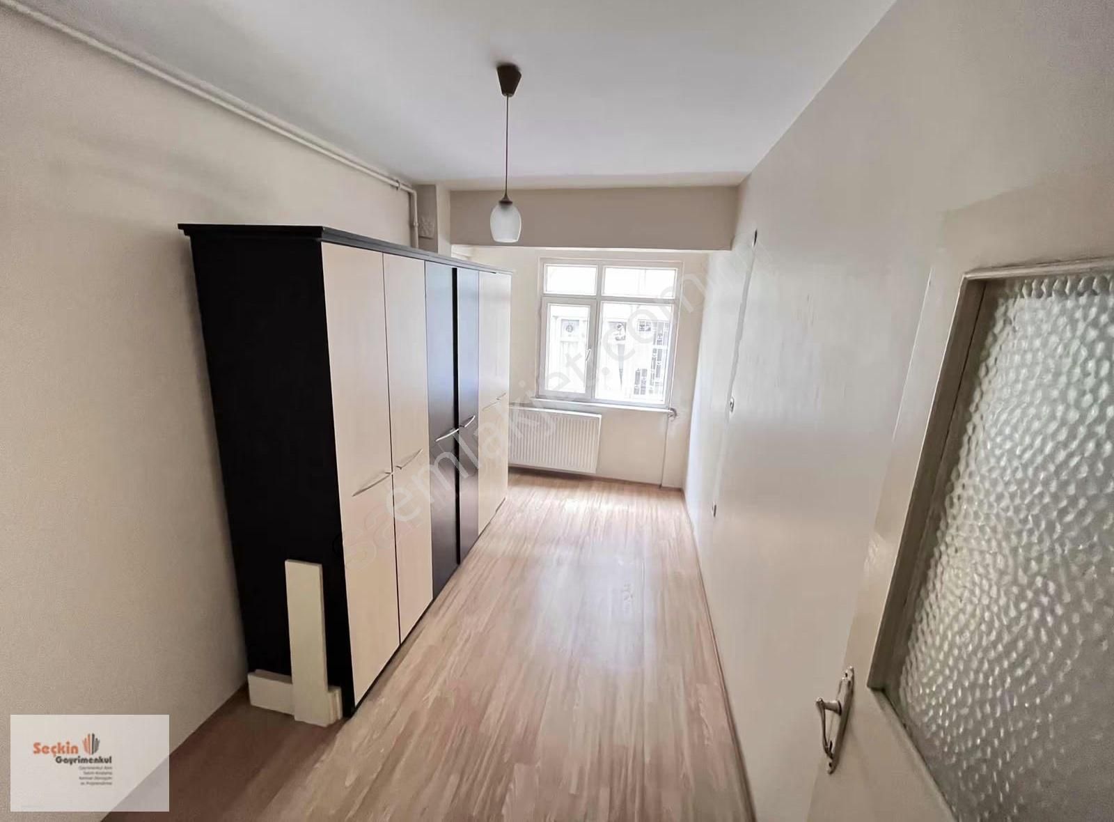 Maltepe Zümrütevlerde Metroya Yakın Cadde Üzeri 2+1 80m2 1.kat - Görsel 13