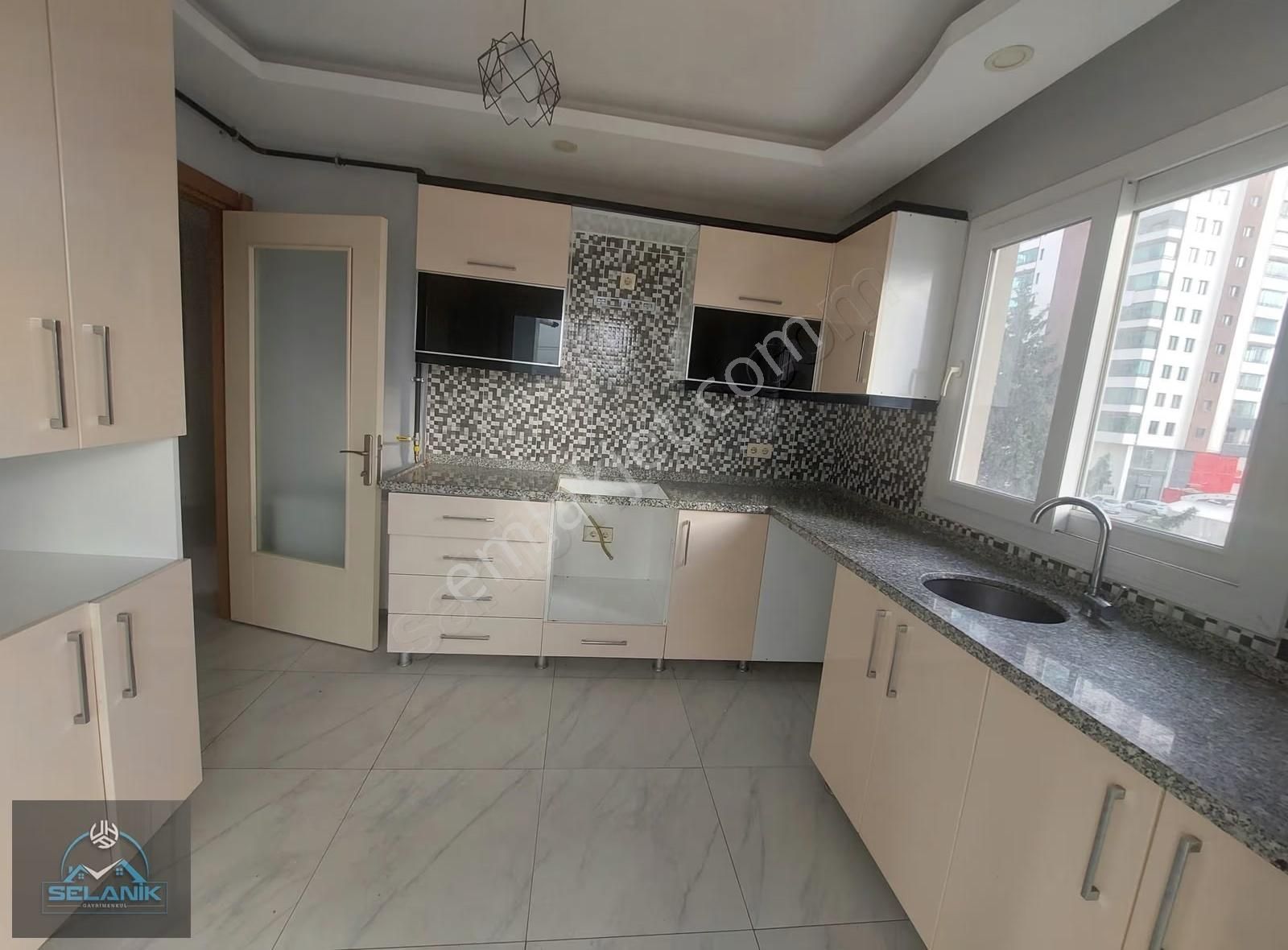 Selanik'ten Yüreğir Devlet Hastanesi Civarı 3+1 Kapalı Mutfak