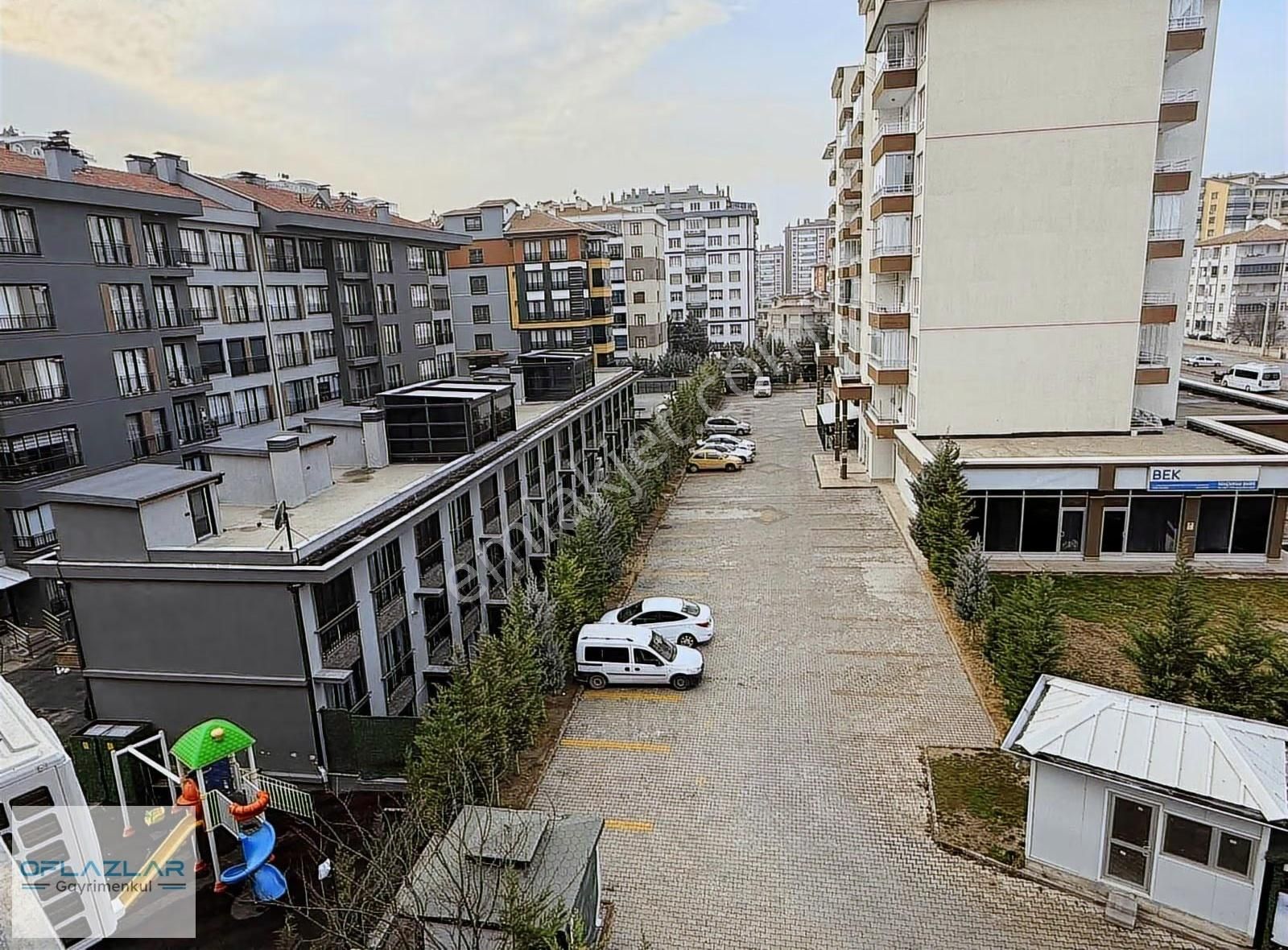 +1 Nükte Konutların Da Satılık Ara Kat 2,5+1 Site İçerisinde - Görsel 5