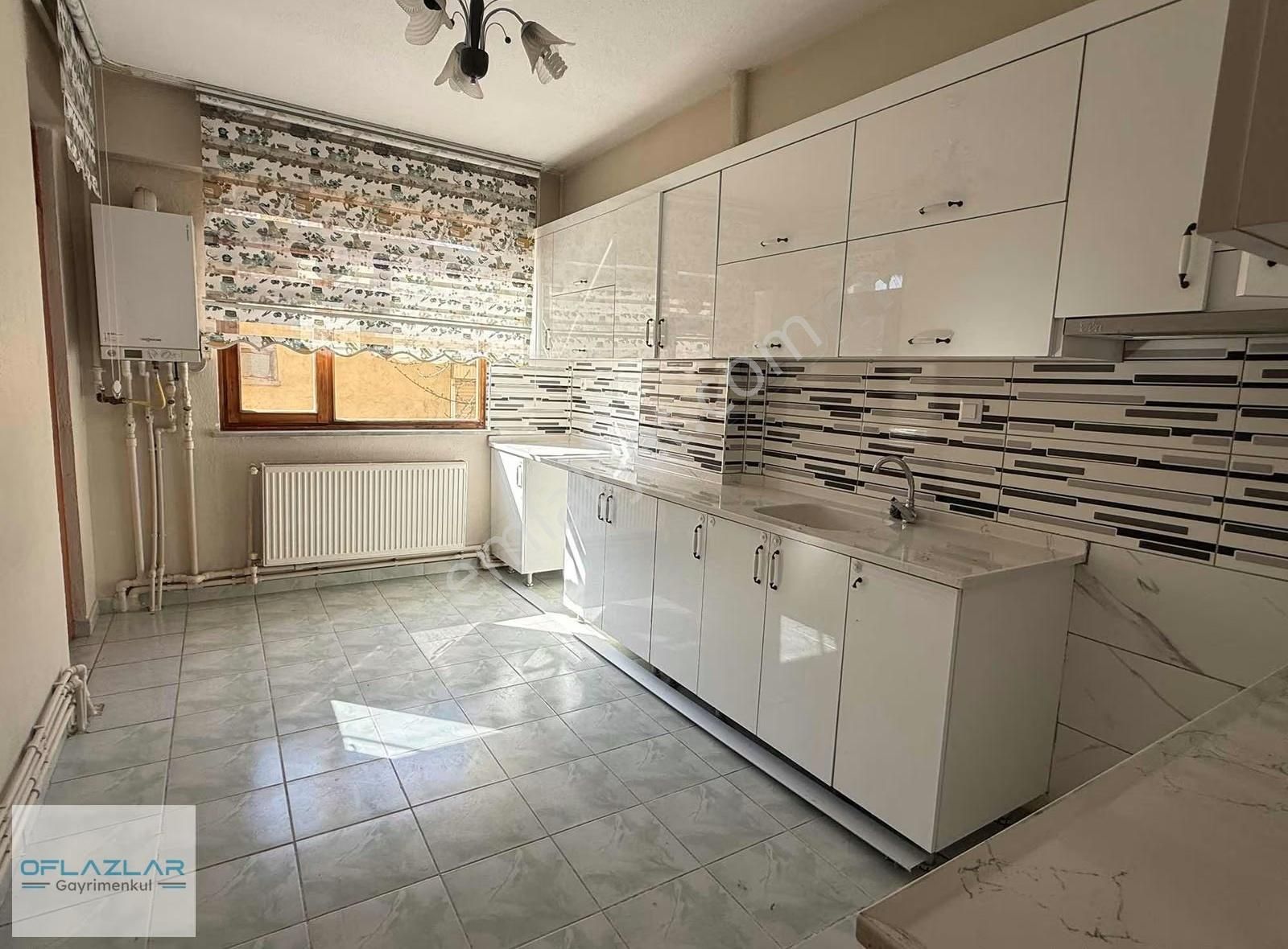 Oflazlar'dan Uluırmak Mah. Çaybaşı Sitelerinde Kiralık 3+1 Bakml - Görsel 13