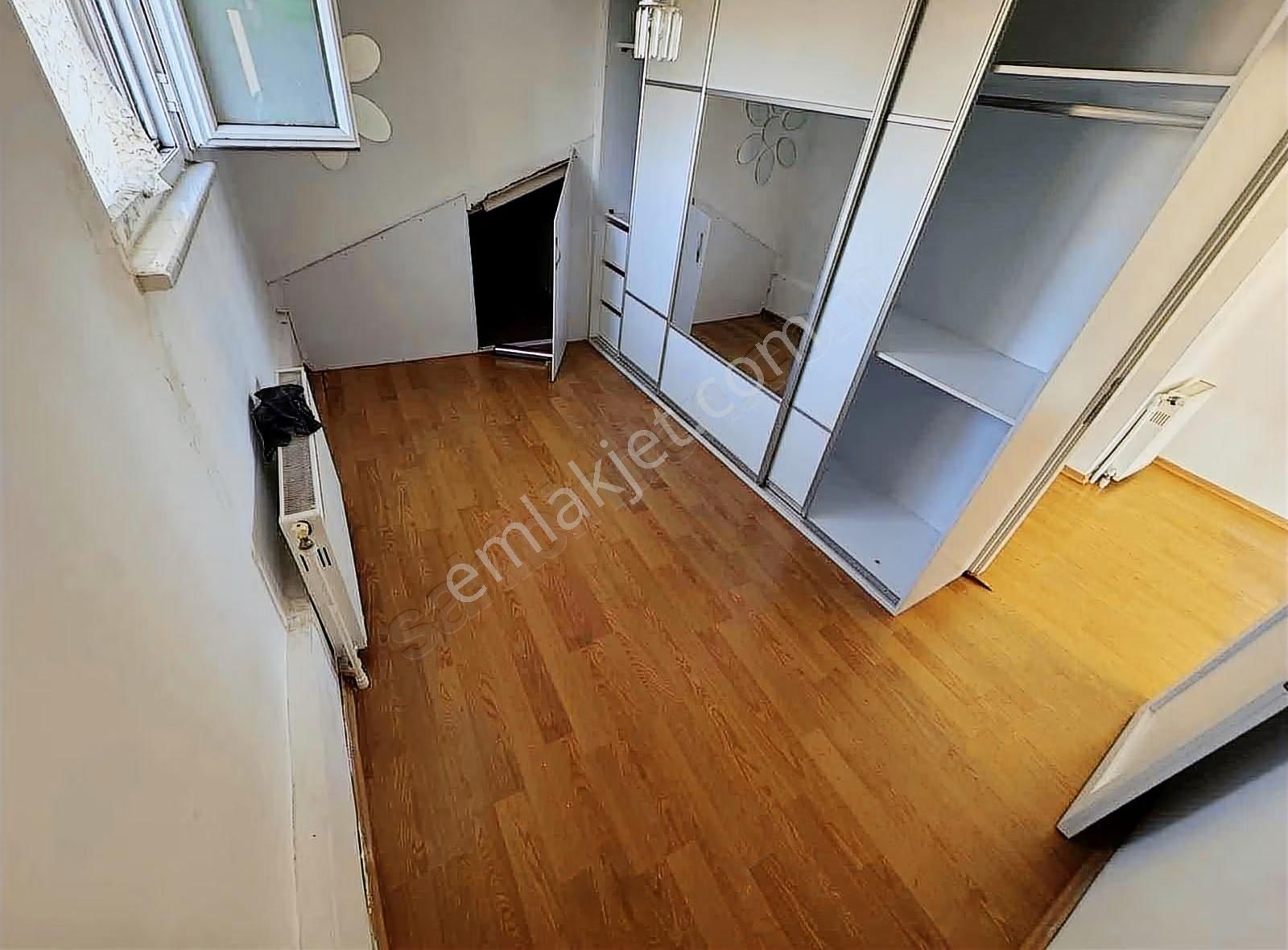 Sancaktepe Sarıgazi Atatürk Mah Bayana Kiralık 1+1 Çatı Katı - Görsel 8