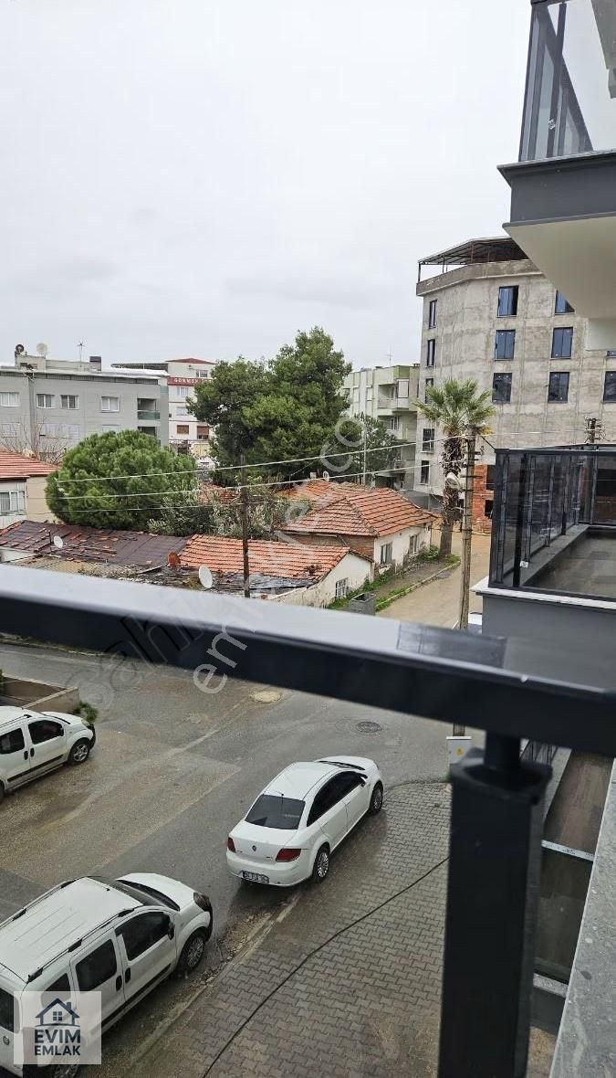 Aliağa Evim Emlaktan Merkezde Eşyalı Kiralık 1+1 - Görsel 3