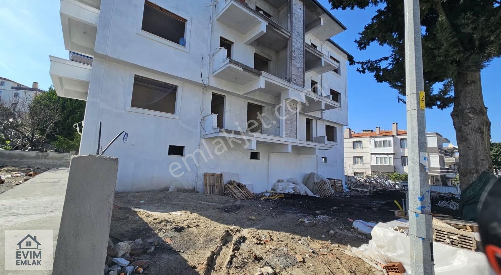 Aliağa Evim Emlaktan Kültür Mahallesinde 1+1 Sıfır Daire