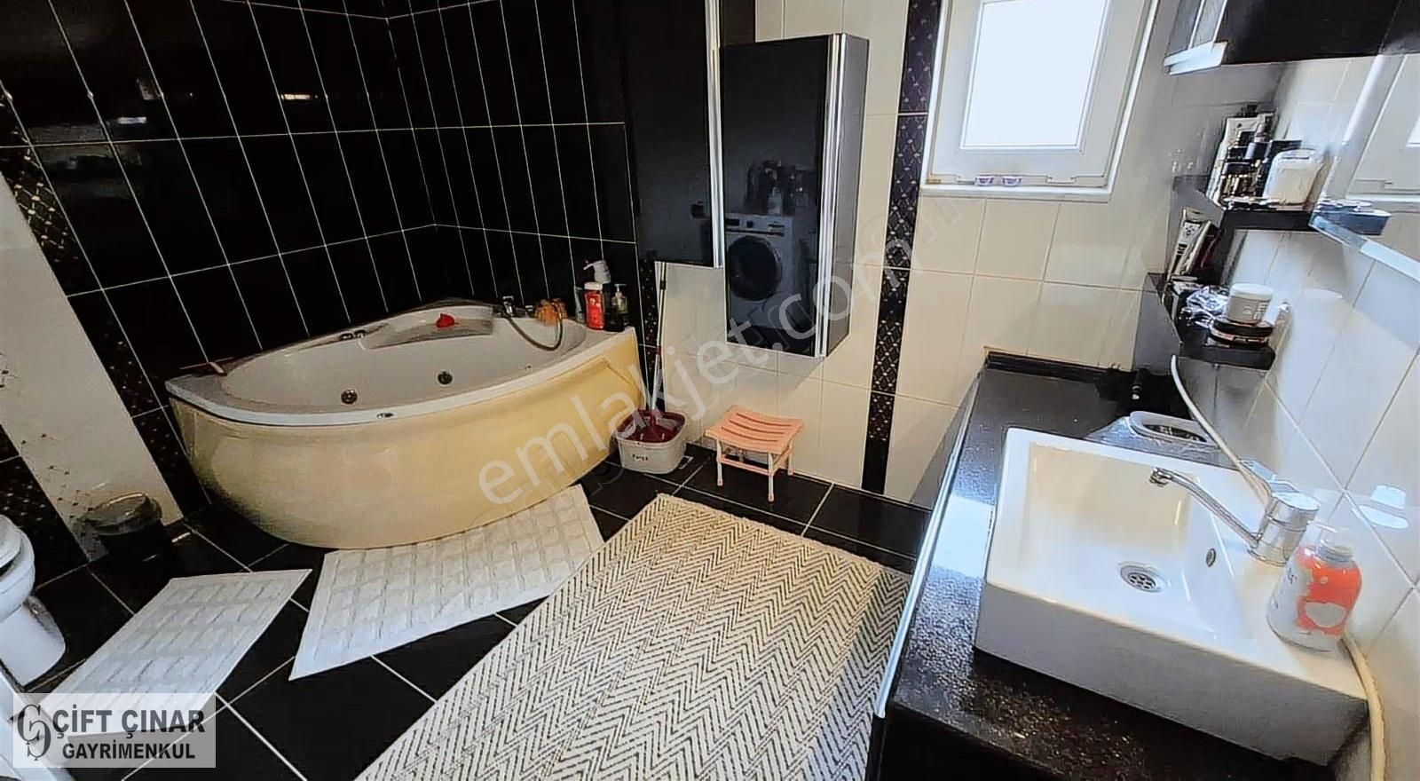 Güzelyurt Mah. Metya 2 Villalarında Köşe Konumda Tripleks - Görsel 11