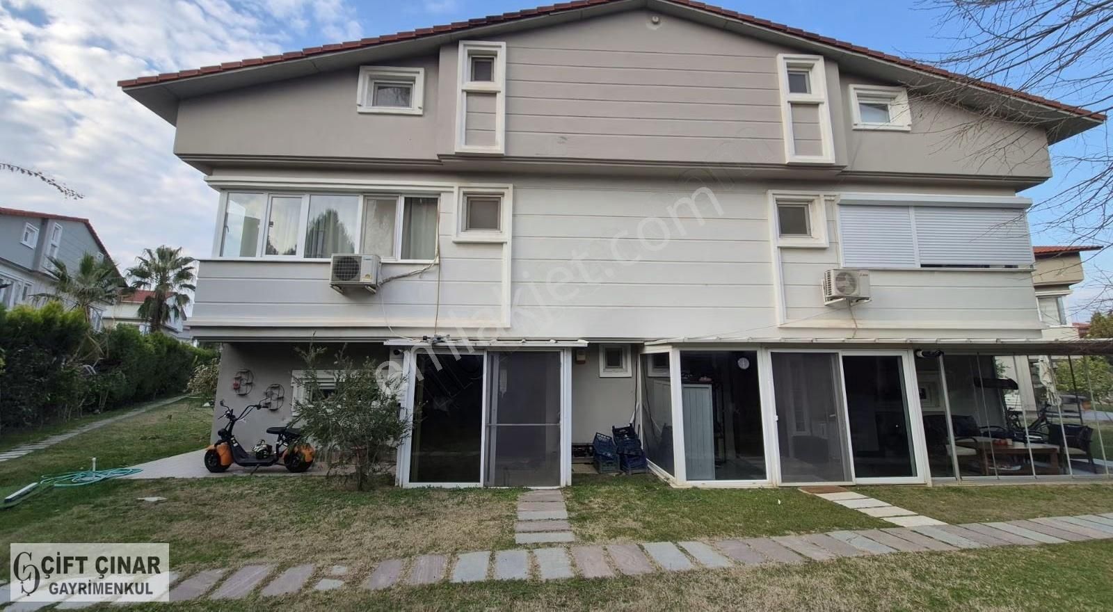 Güzelyurt Mah. Metya 2 Villalarında Köşe Konumda Tripleks