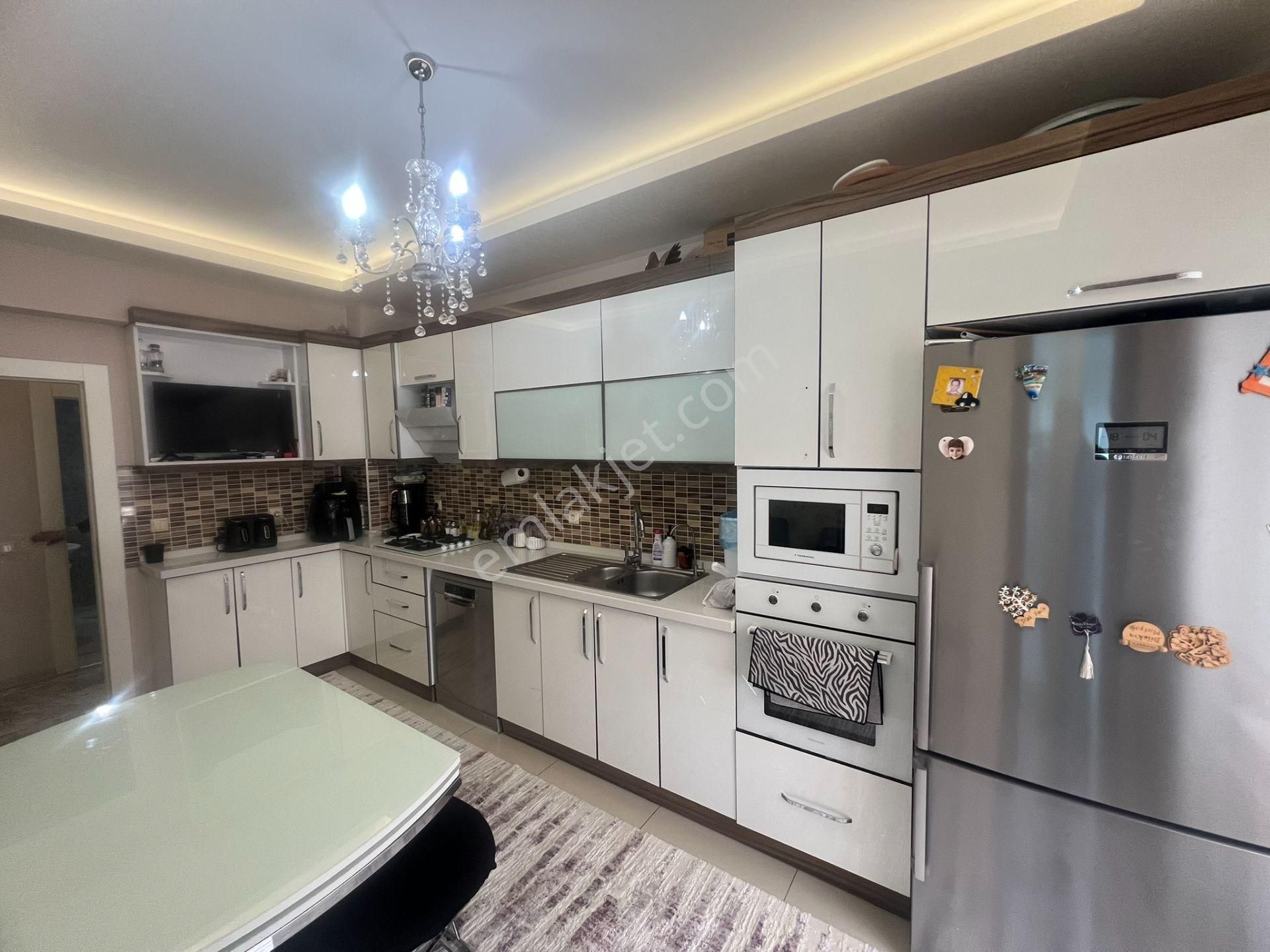 Etimesgut Ayyıldızda Satılık 3+1 Lüks Geniş Daire