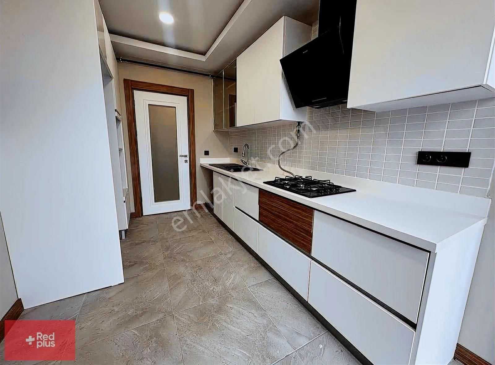 Beylikdüzü Palm Marin Sitesinde Kiralık 3+1 - Görsel 22