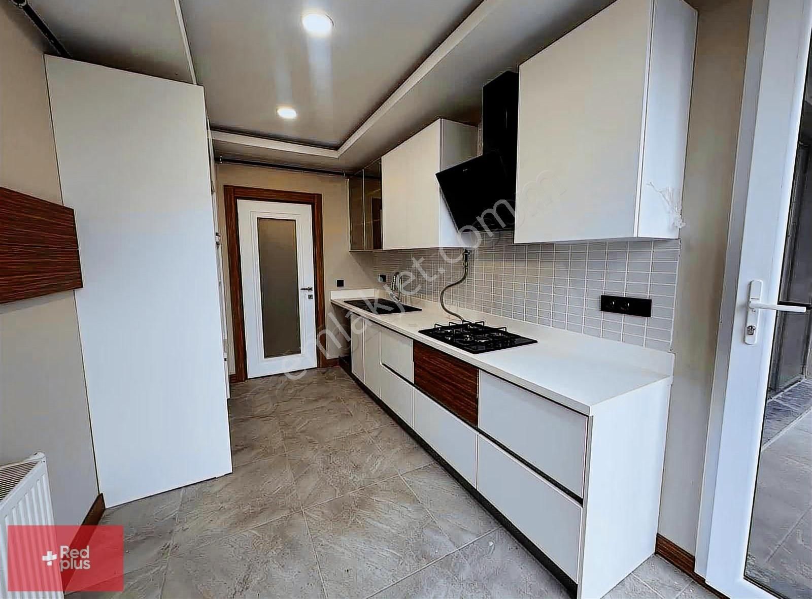 Beylikdüzü Palm Marin Sitesinde Kiralık 3+1 - Görsel 13