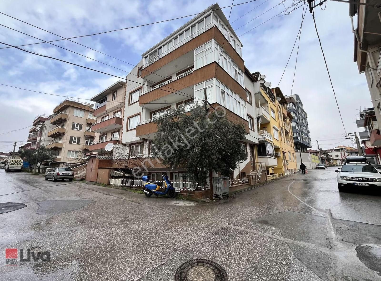 Rw Liva'dan Ali Hikmet Paşa Mahallesinde Kiralık 2+1 Daire