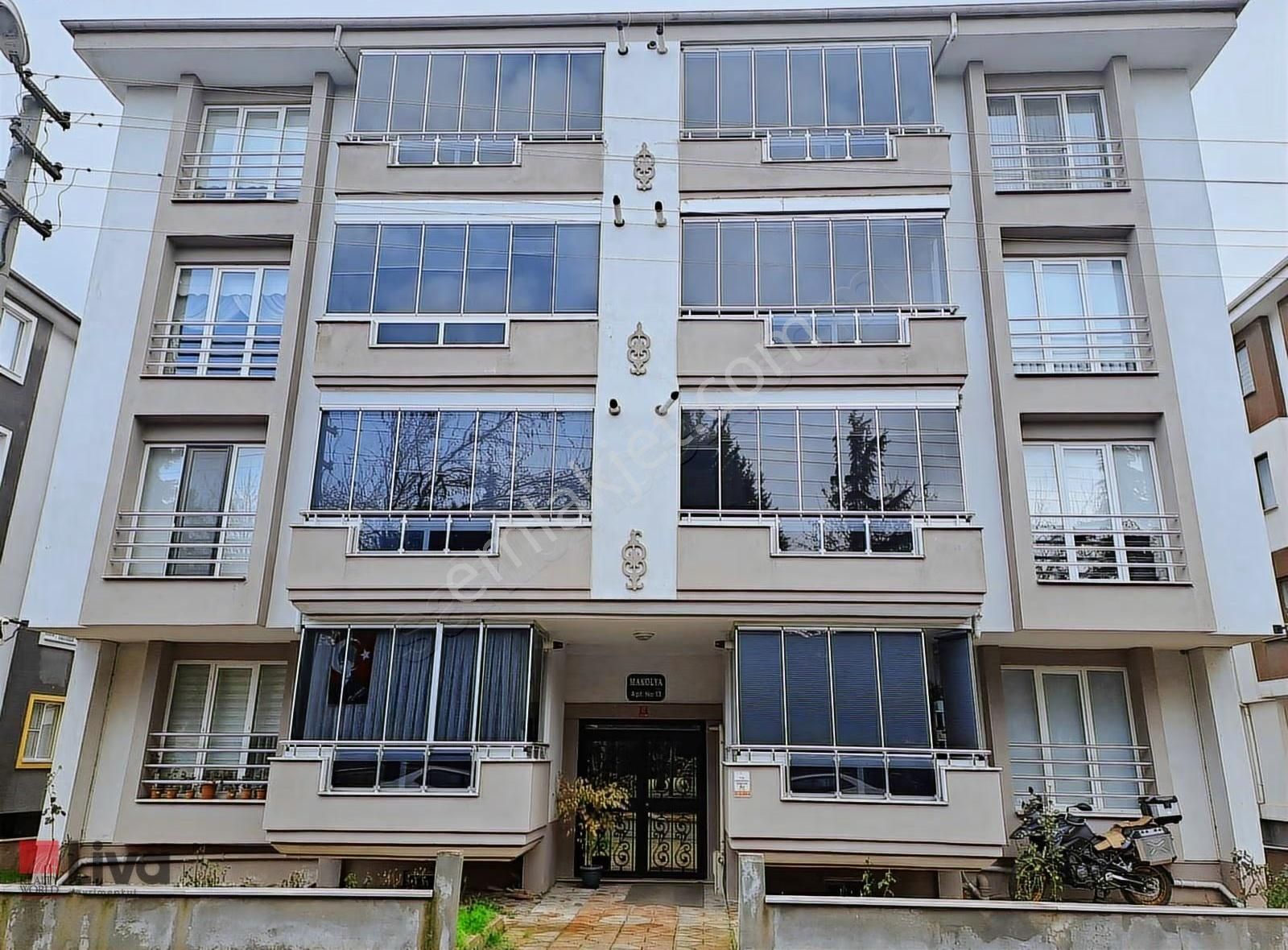 Liva'dan Paşaalanı Mah.satılık Mükemmel Konum Geniş 3+1 Daire