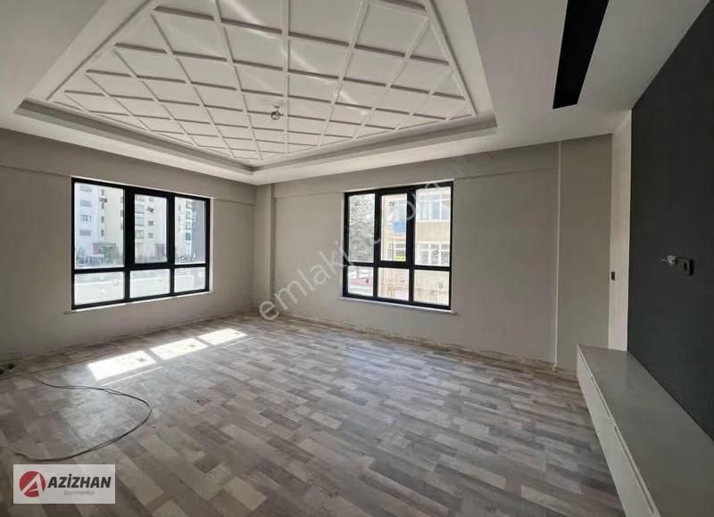 Azizhan Gayrimenkulden Satılık 4+1 Daire