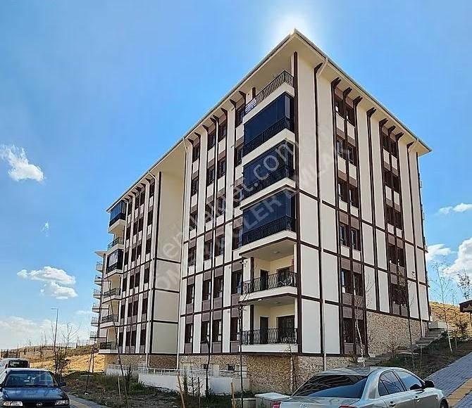 Güler^den Yakacık Tokide 2.kat 2+1gib Panoramik Ankara Manzaralı