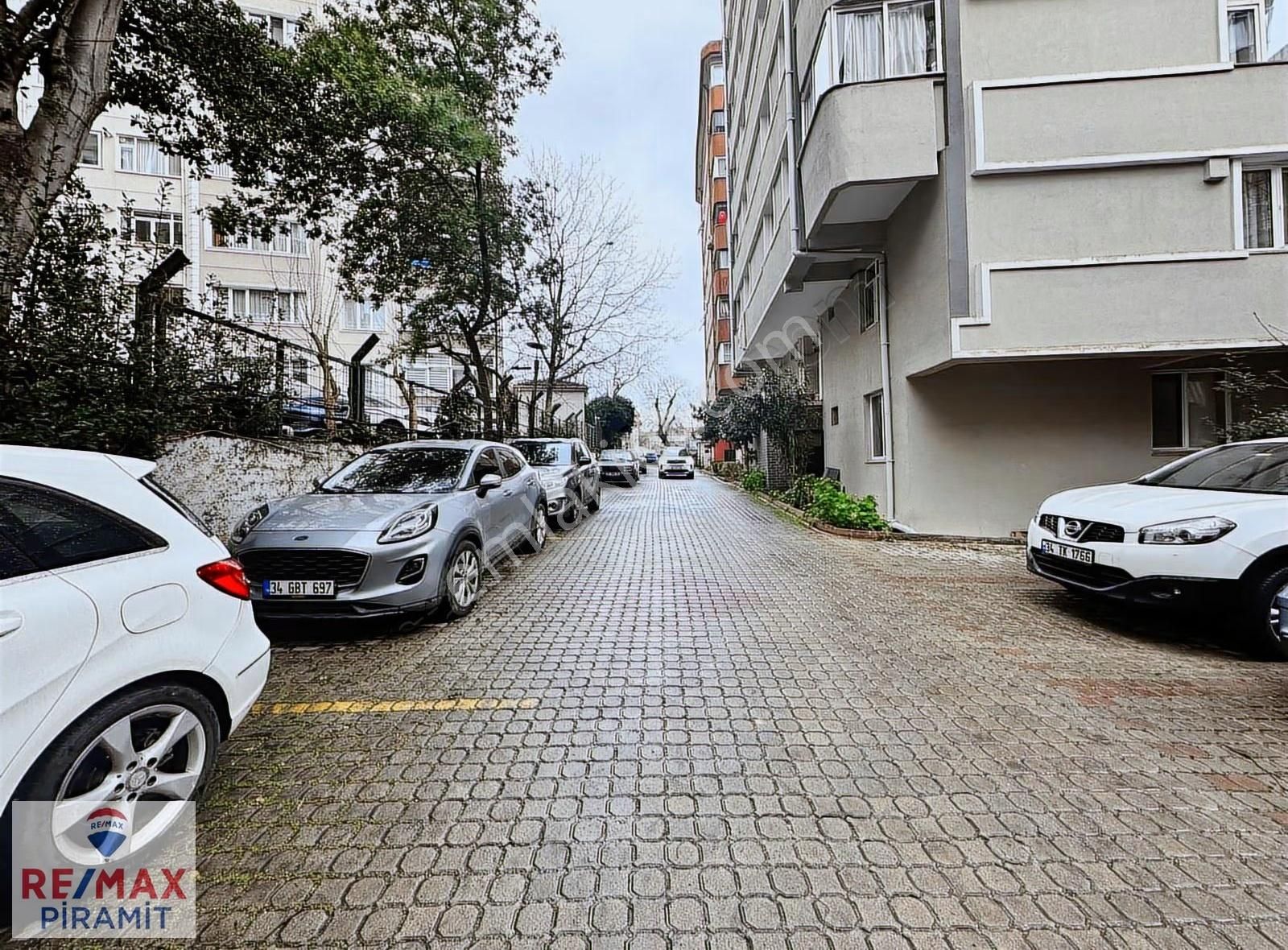 Acıbadem' İn Gözde Sitesi Yeniköyde Ferah Ve Aydınlık 3+1 - Görsel 9