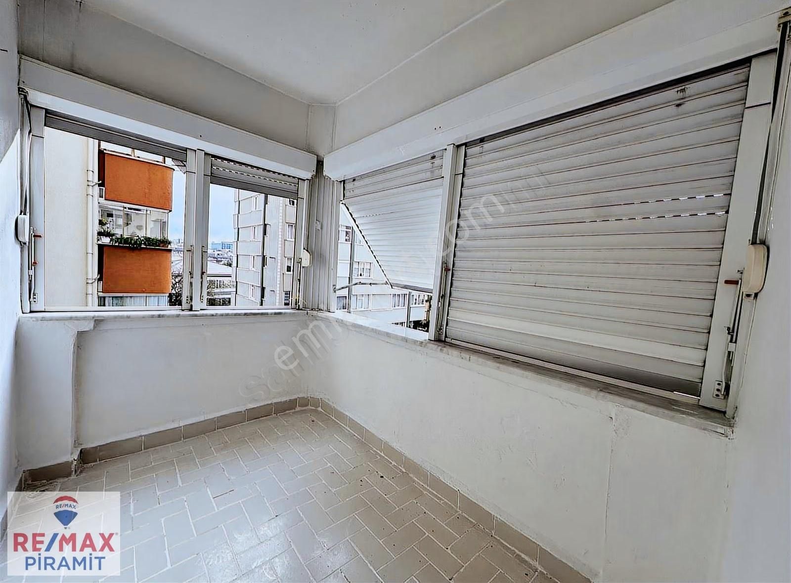 Acıbadem' İn Gözde Sitesi Yeniköyde Ferah Ve Aydınlık 3+1 - Görsel 3