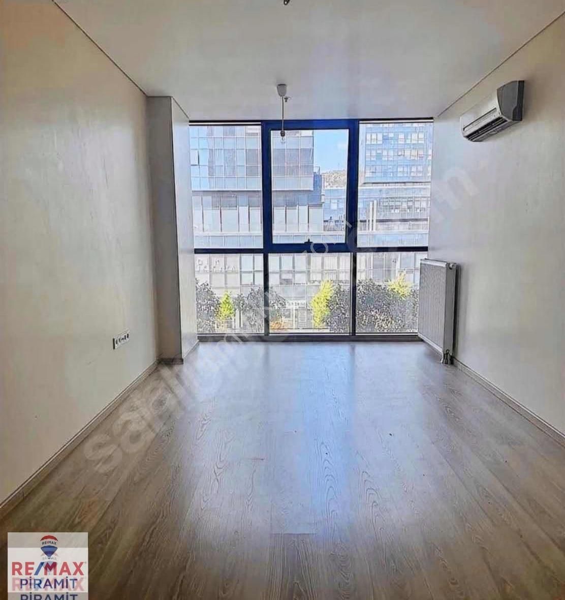 Ritim İstanbul'da 1+1 Ara Kat Kiralık Temiz Daire
