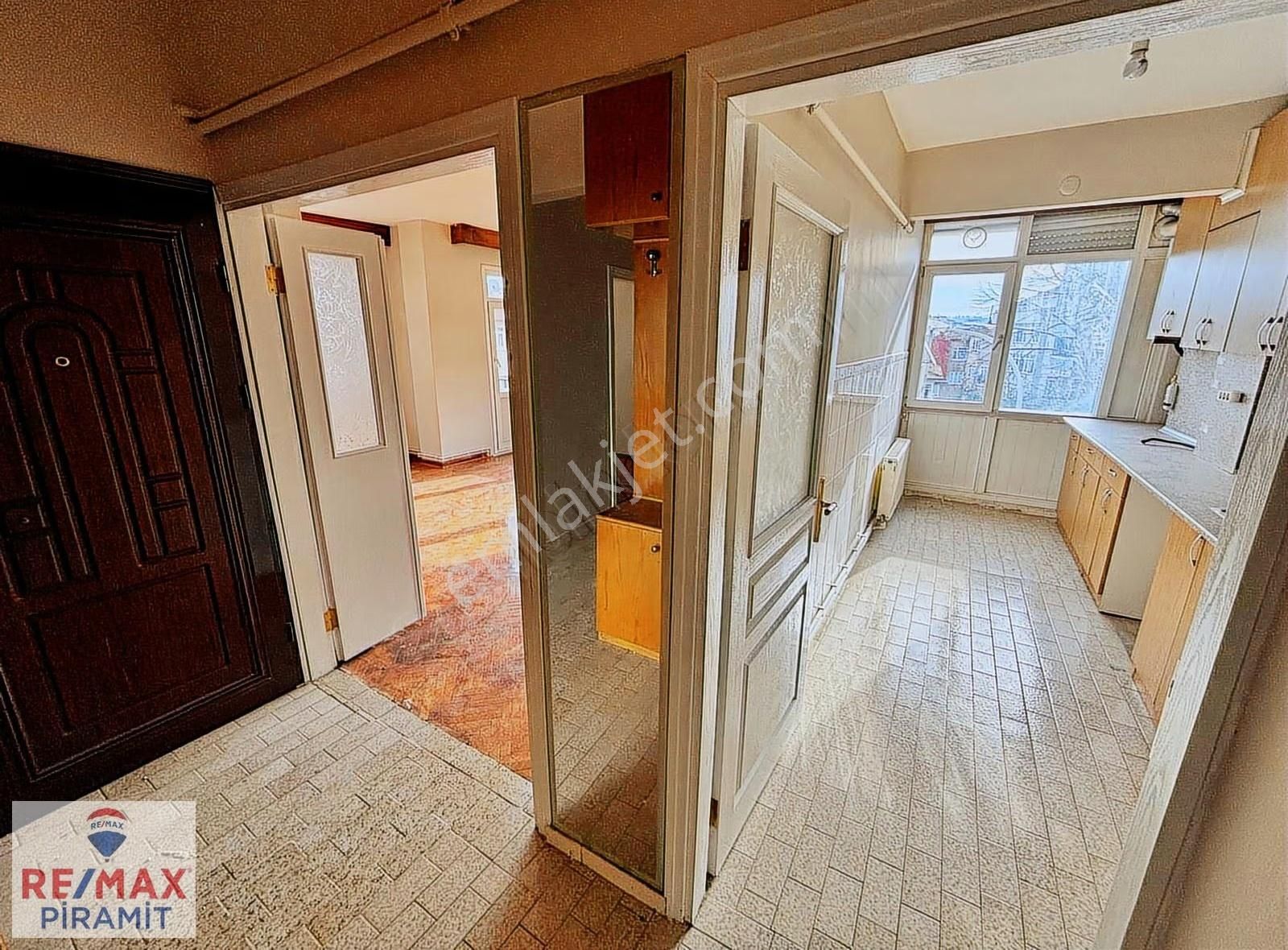 Üsküdar Sultantepe'de Katta Tek, Arakat Kiralık 3+1 Geniş Daire - Görsel 12