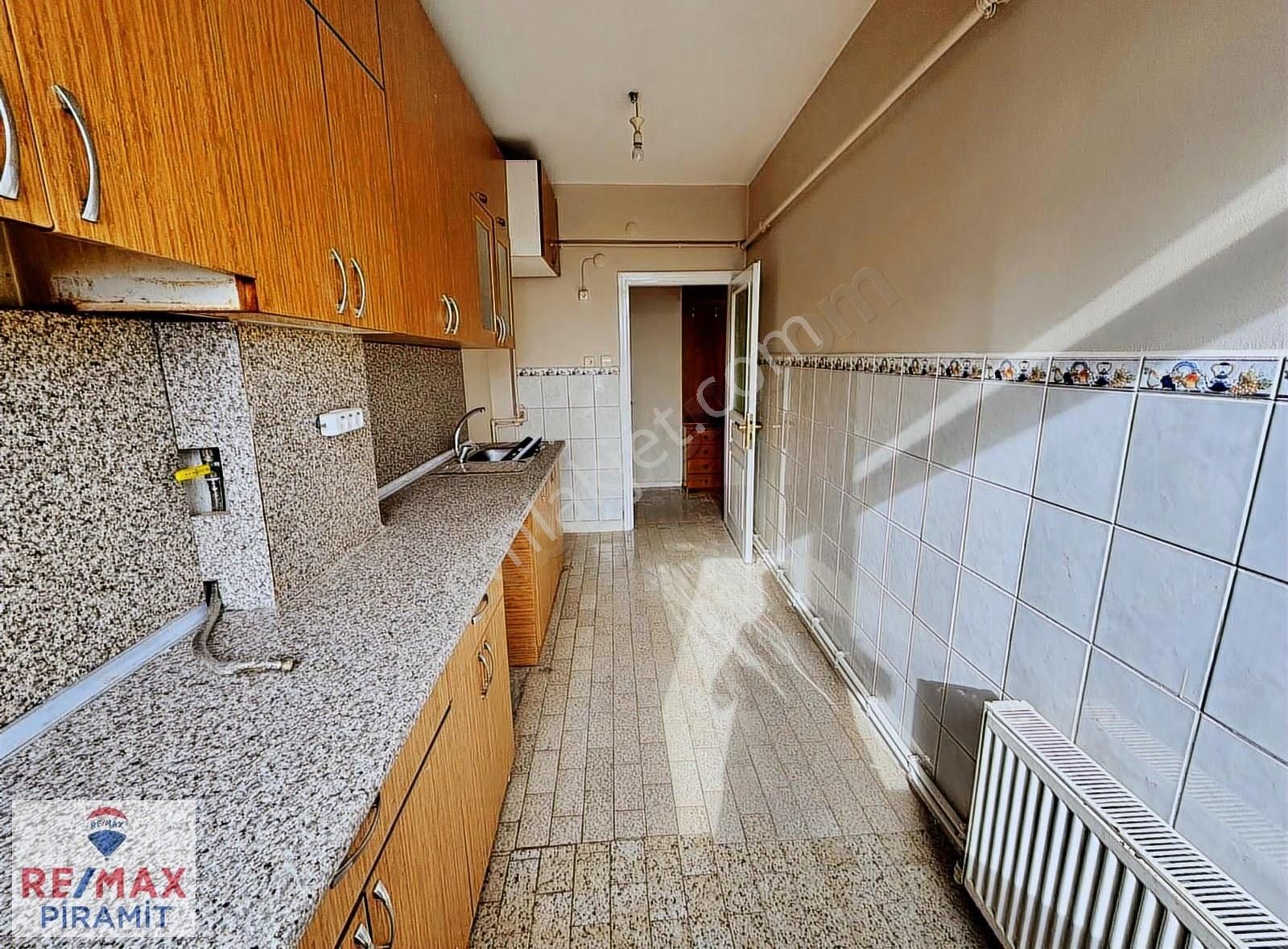 Üsküdar Sultantepe'de Katta Tek, Arakat Kiralık 3+1 Geniş Daire - Görsel 15