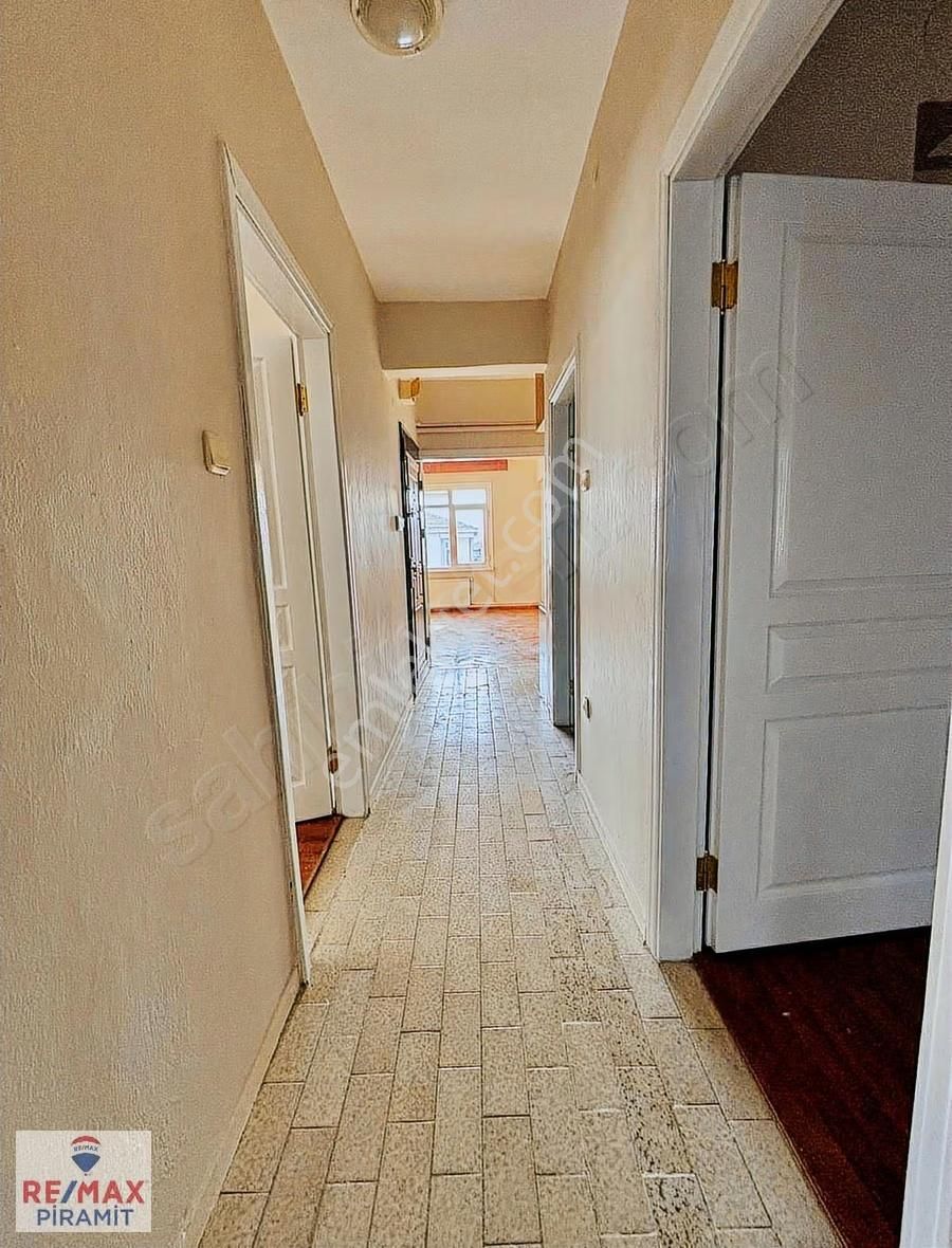 Üsküdar Sultantepe'de Katta Tek, Arakat Kiralık 3+1 Geniş Daire - Görsel 32