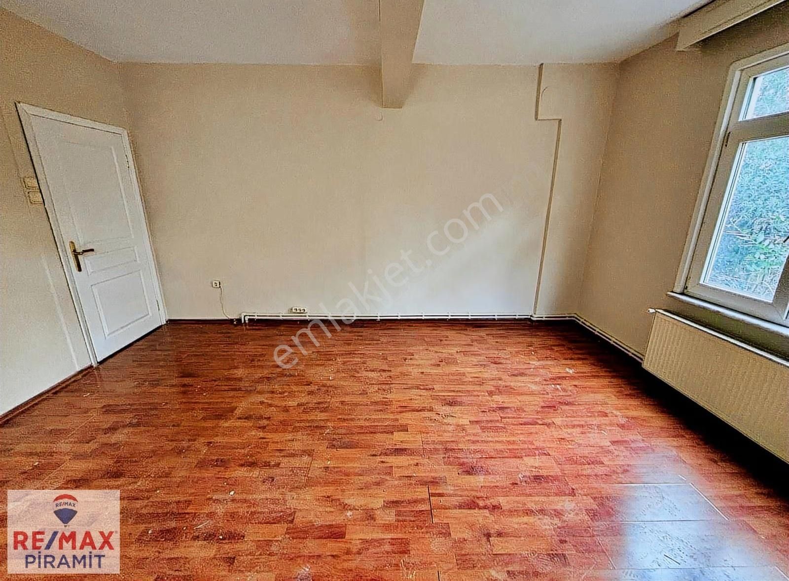 Üsküdar Sultantepe'de Katta Tek, Arakat Kiralık 3+1 Geniş Daire - Görsel 3